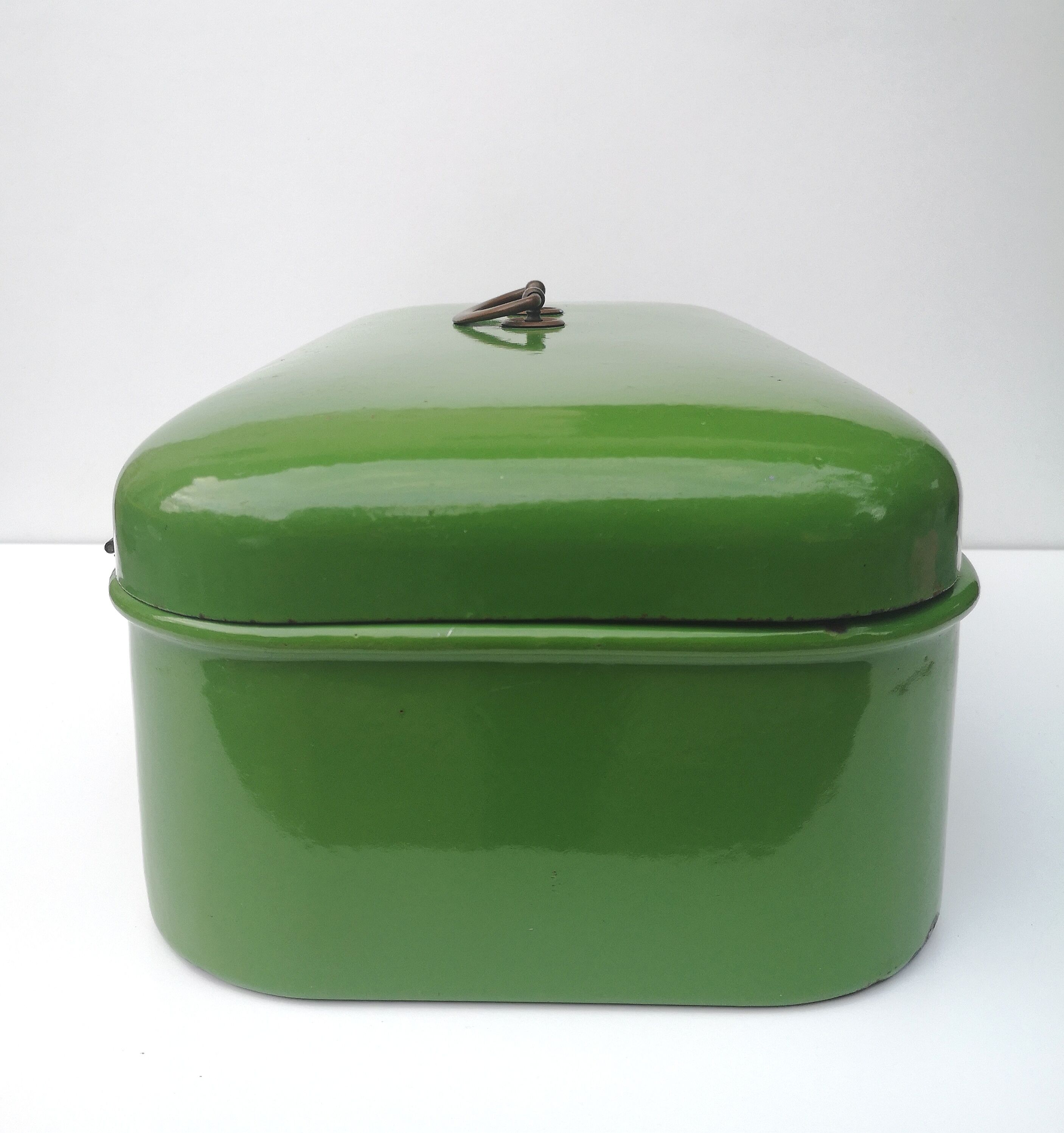 Old enamelled bread box