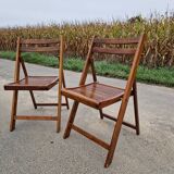 Set of 2 old folding chairs