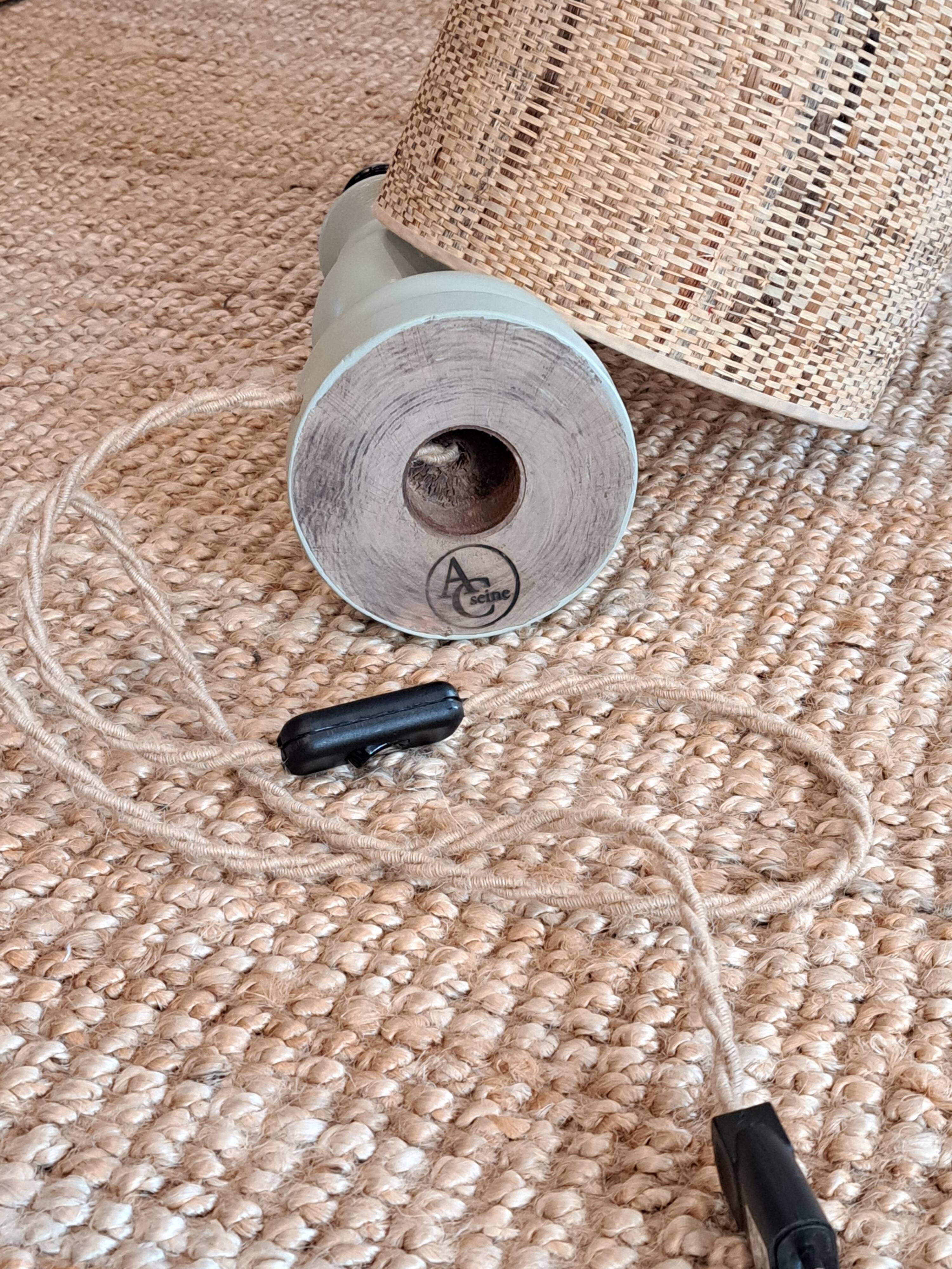 Vintage wooden table lamp from the 1980s revisited