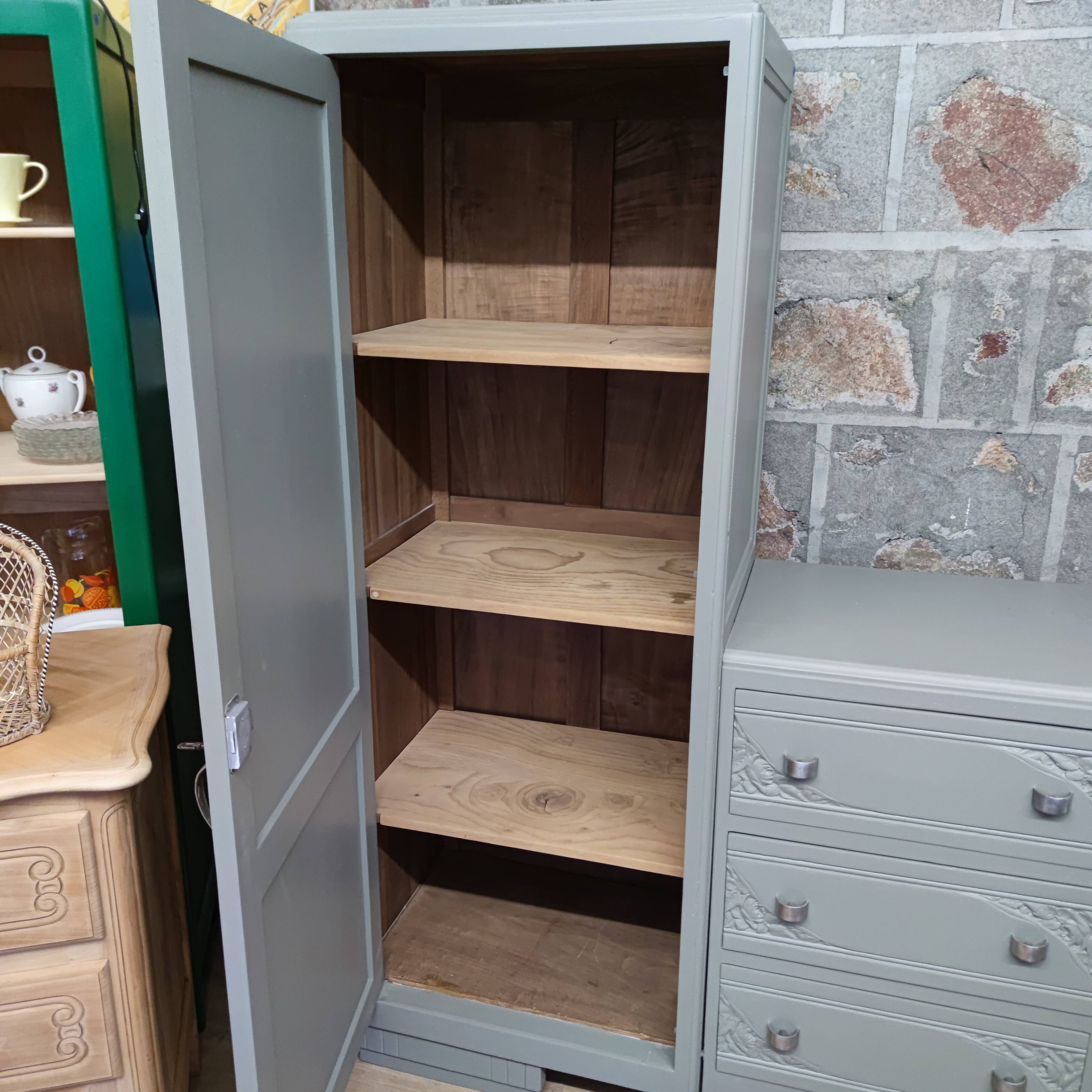 Asymmetrical wardrobe