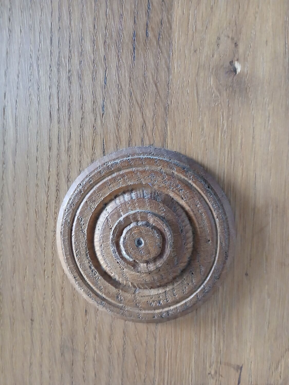 Low oak furniture in the Dudouyt style, with a sculpted front.