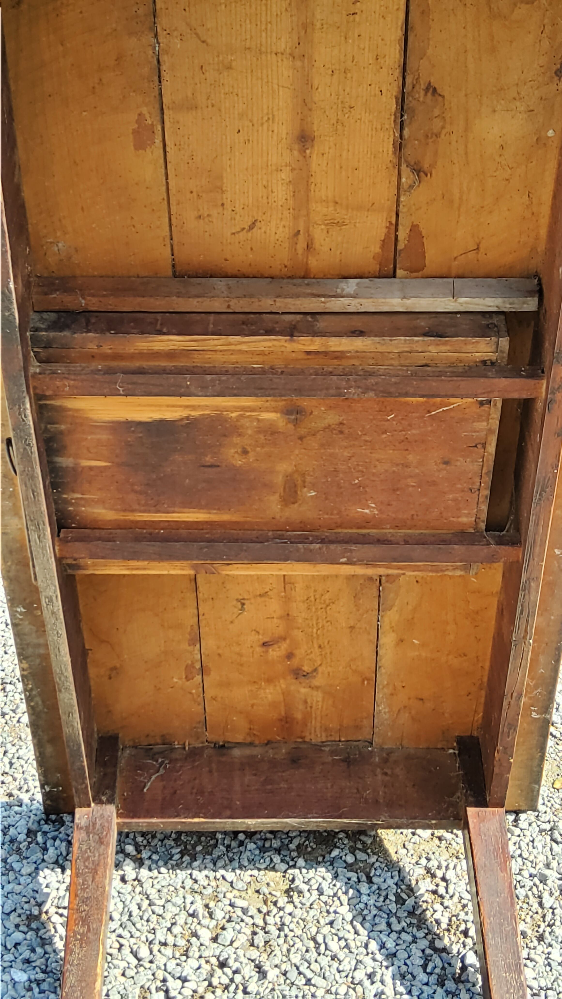 Table basse de ferme XIXième siècle plateau merisier piètement chêne 1 tiroir pieds fuseaux
