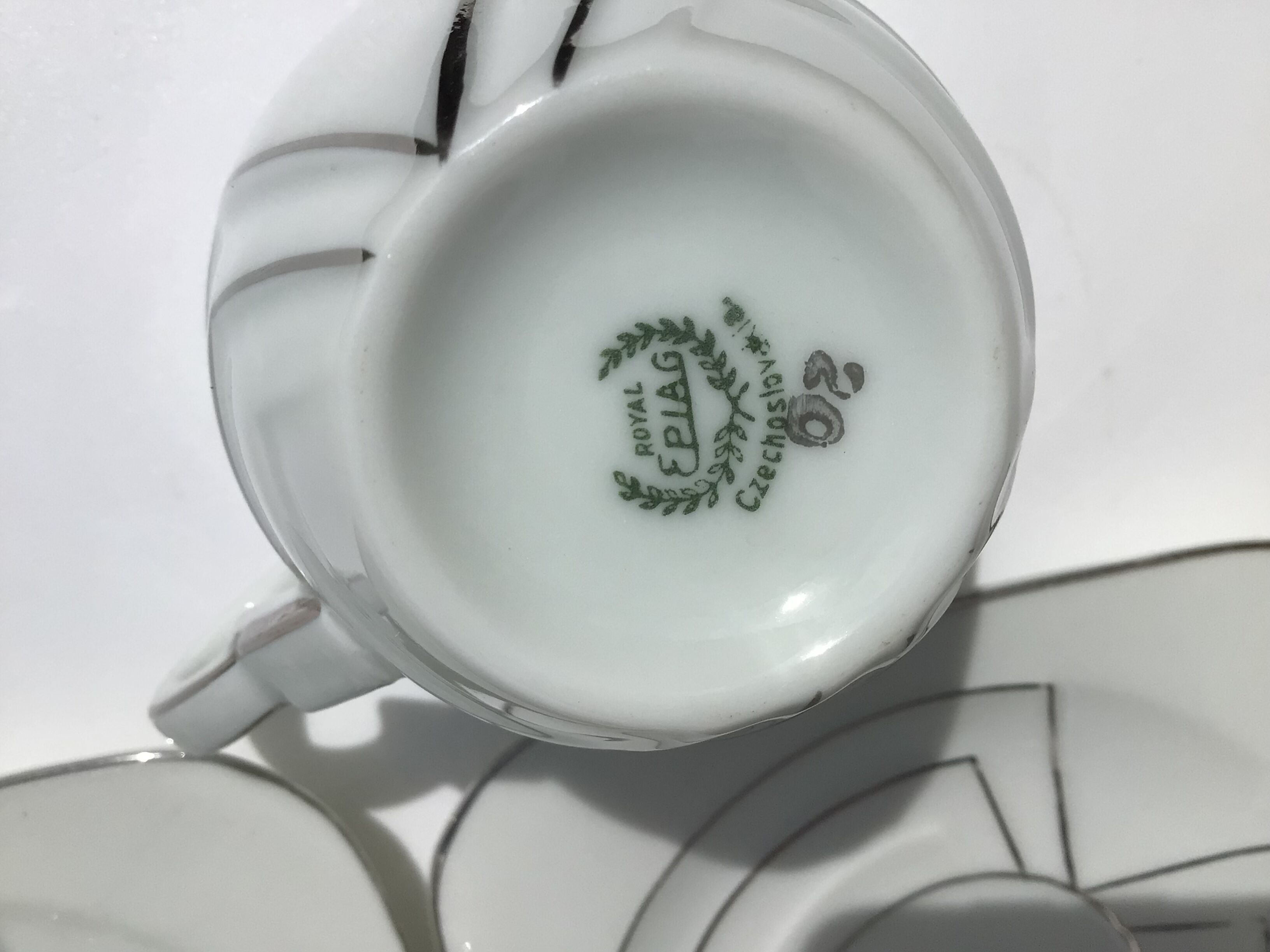4 fine porcelain cups art deco silver thread