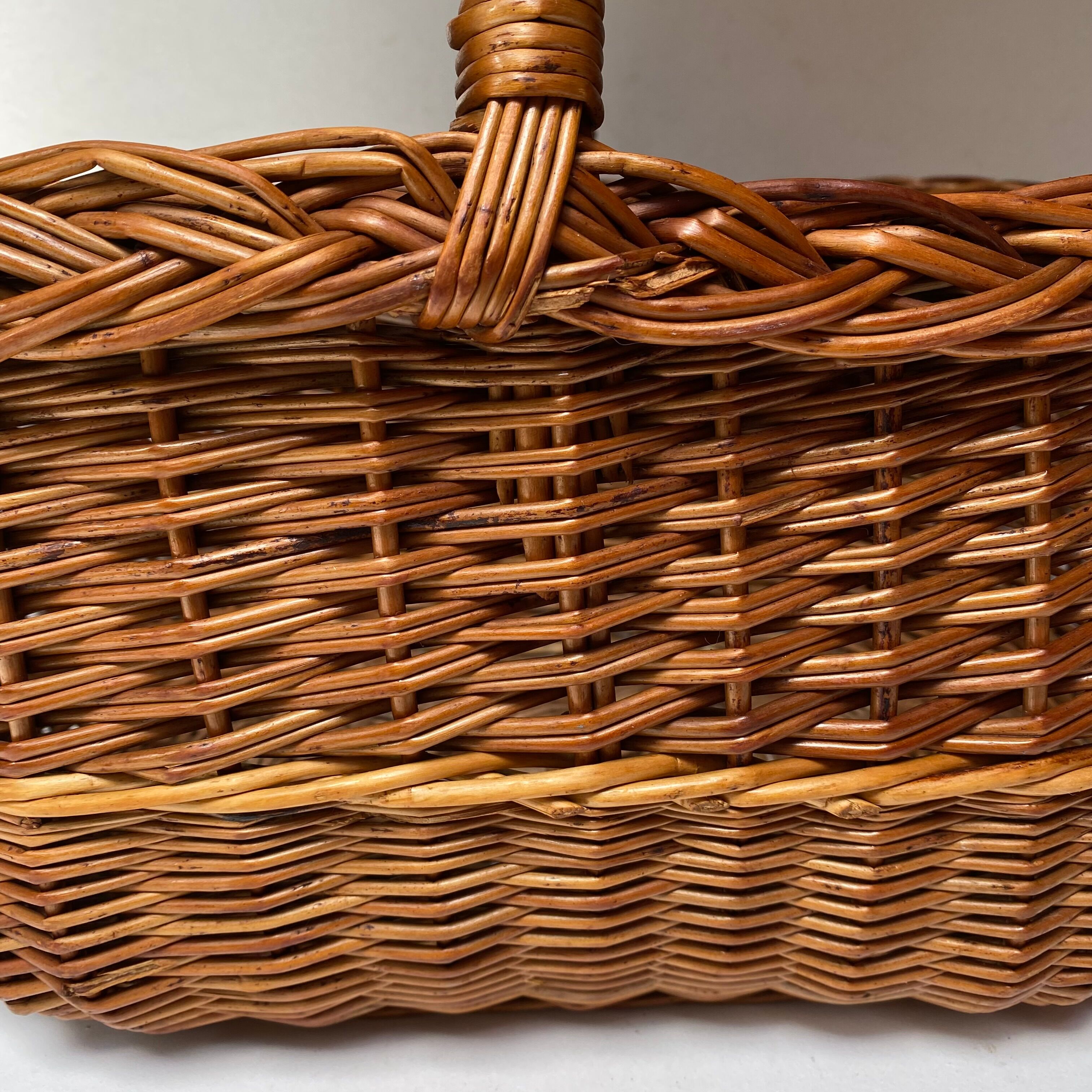 Woven wicker basket