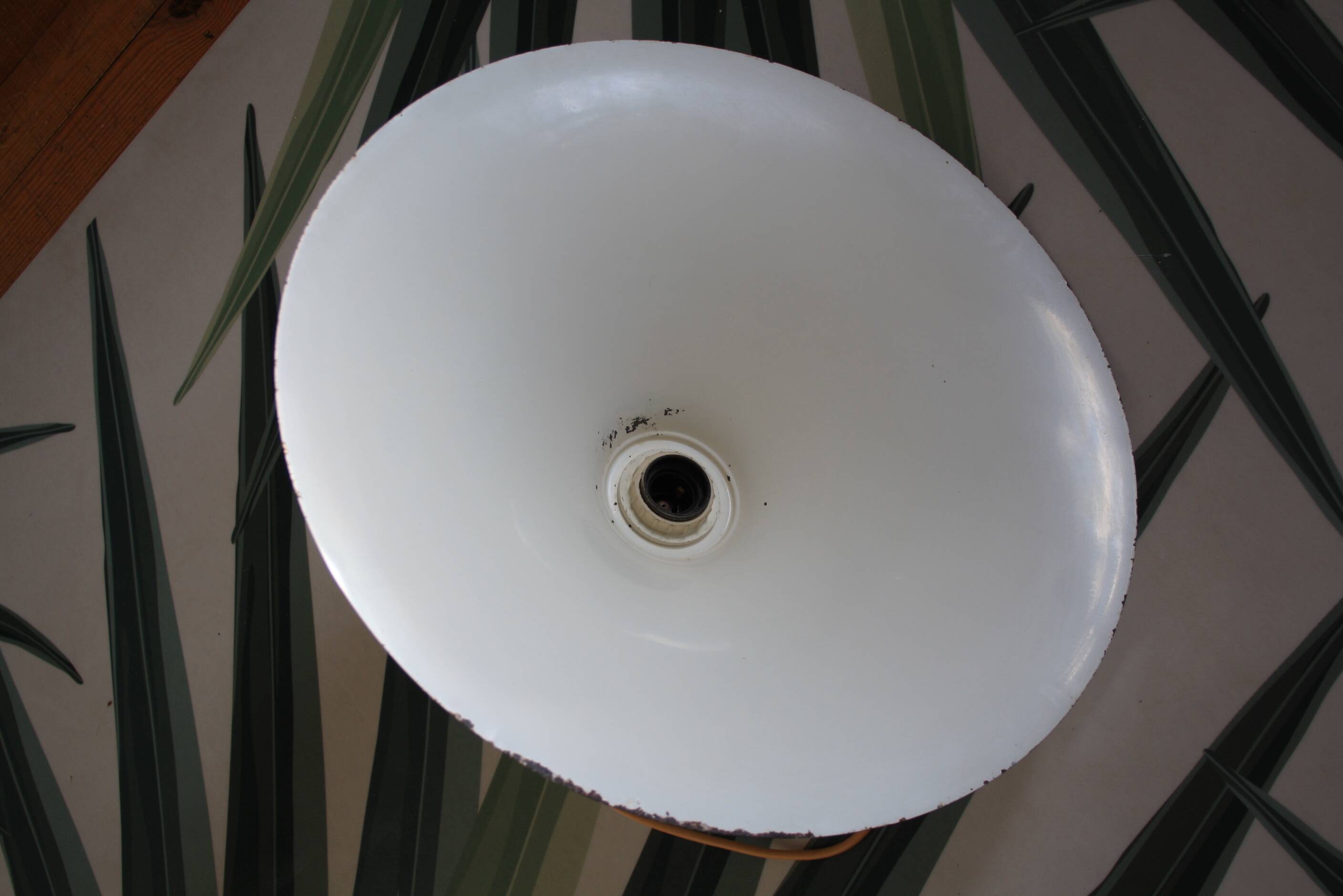 White metal suspension