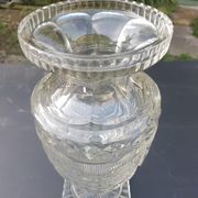 Vase cristal taillé forme Médicis