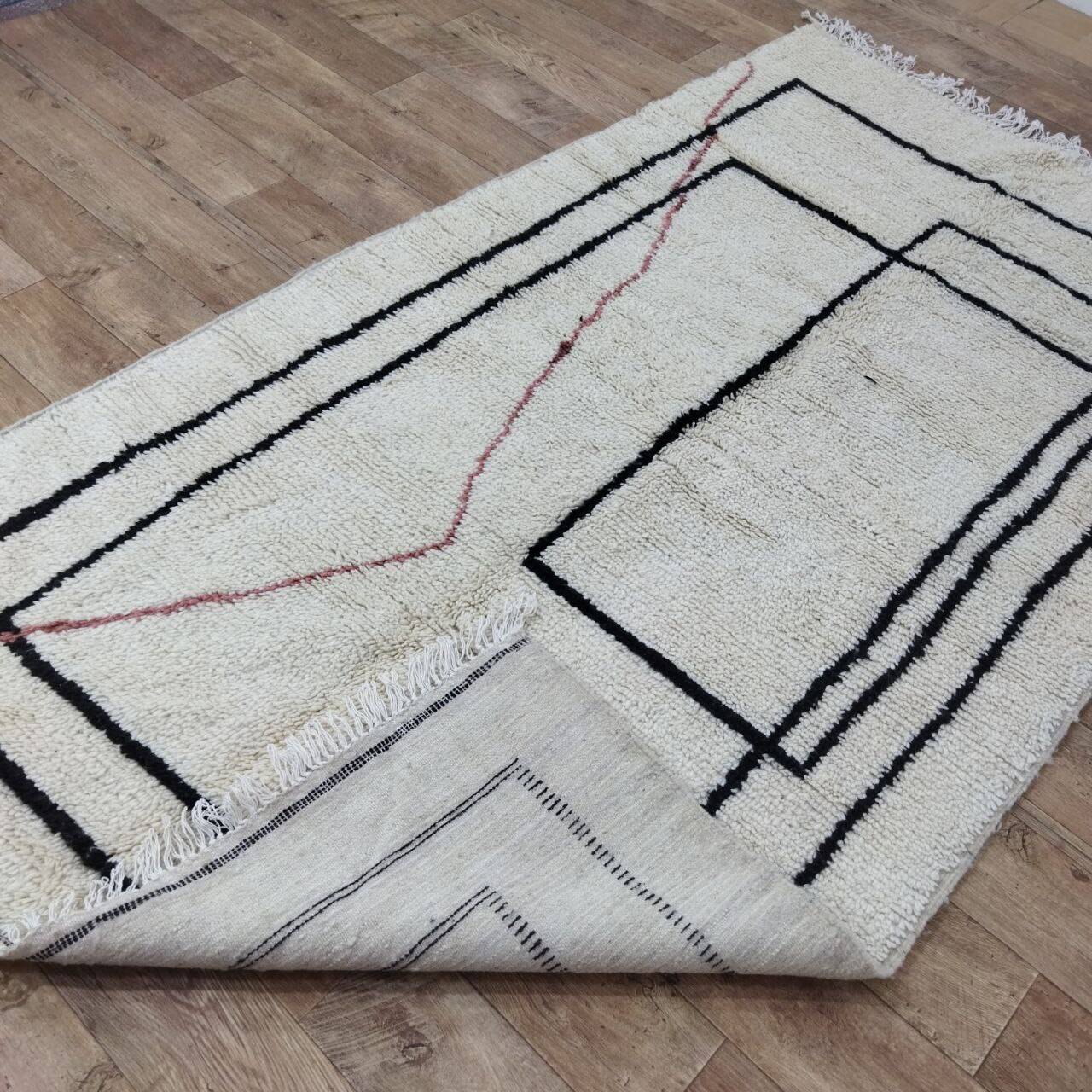 Handmade wool Berber rug 260 x 150 cm