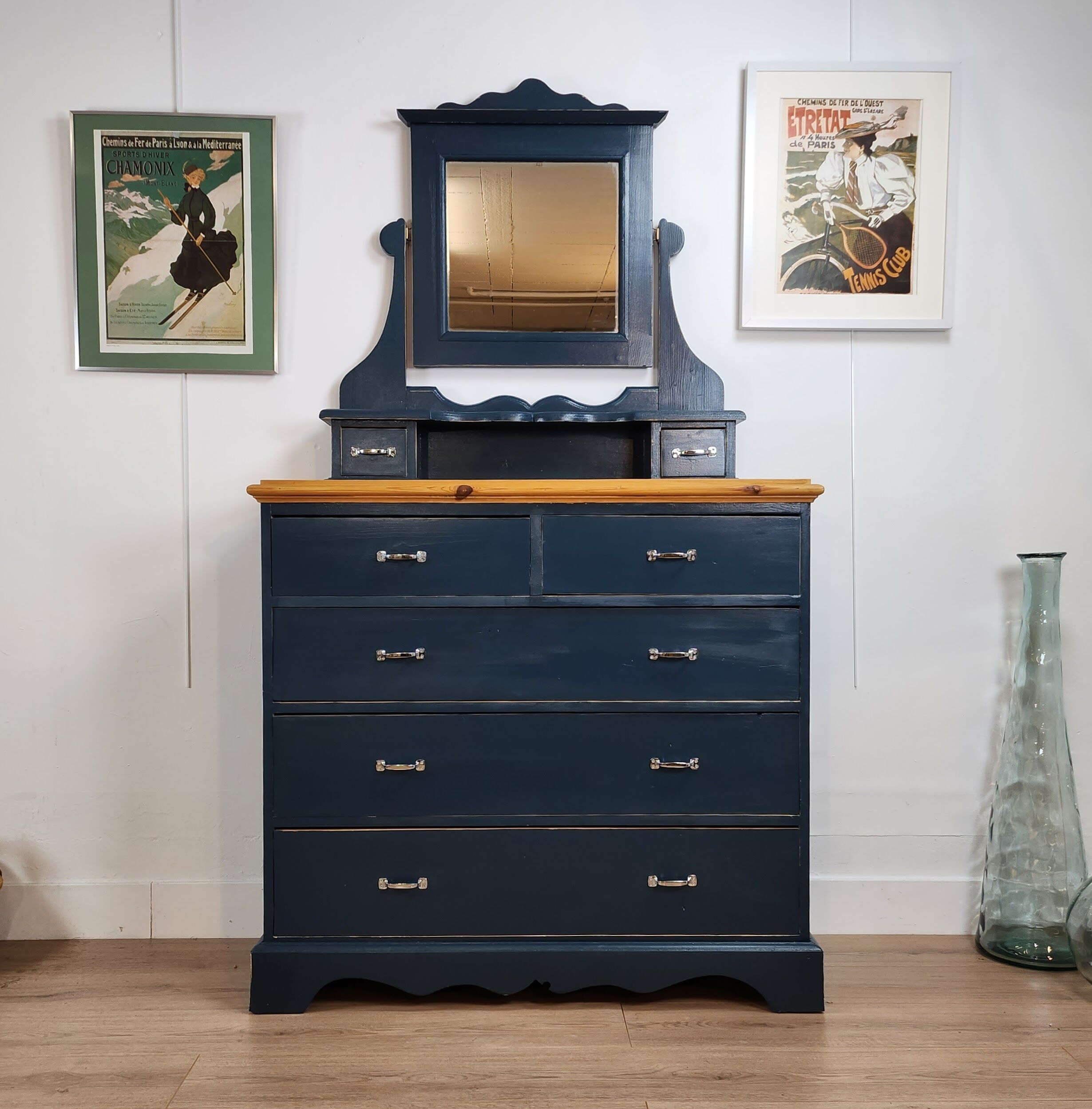 Dressing table