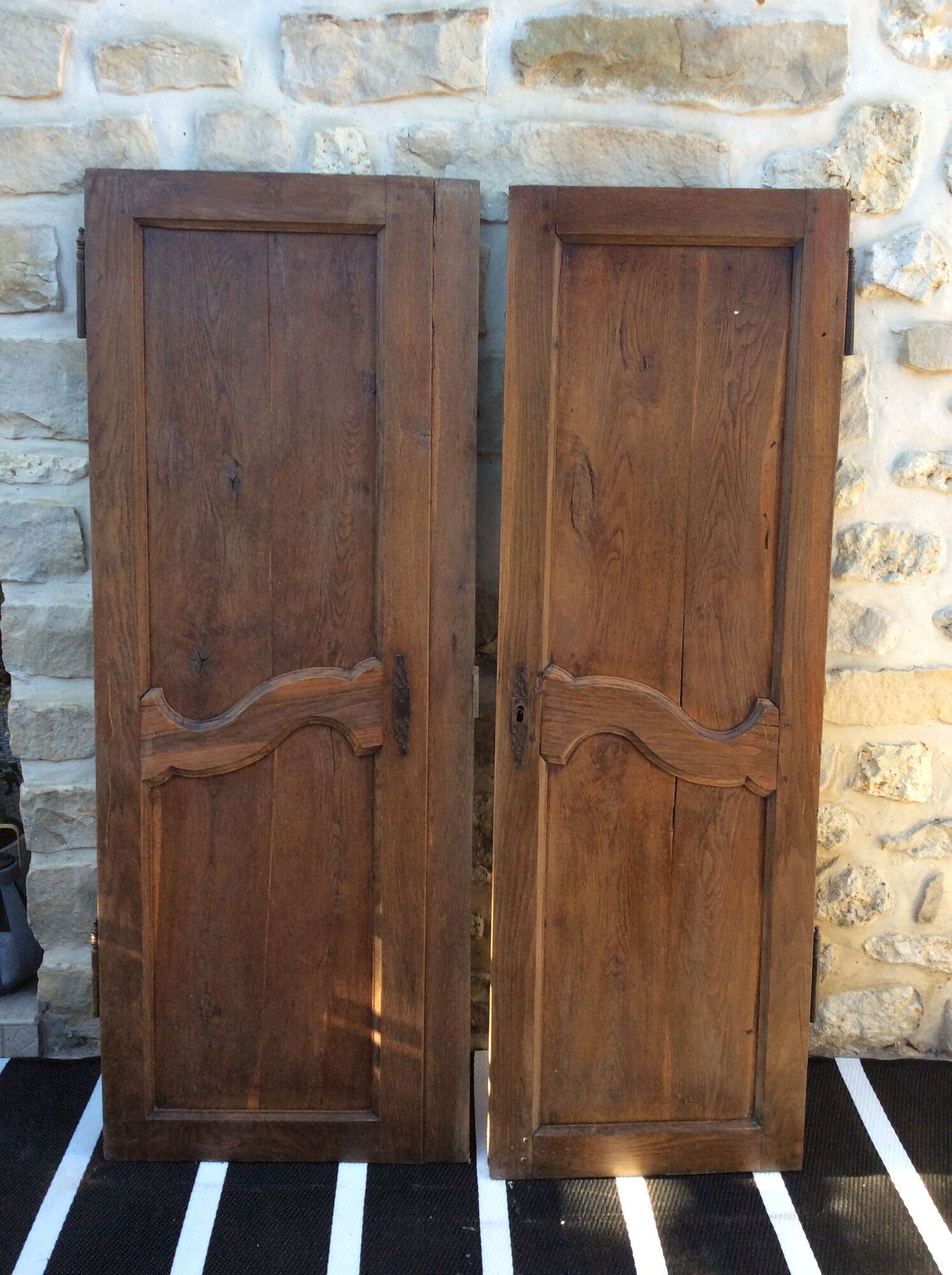 Paire de portes d'armoire ancienne en bois