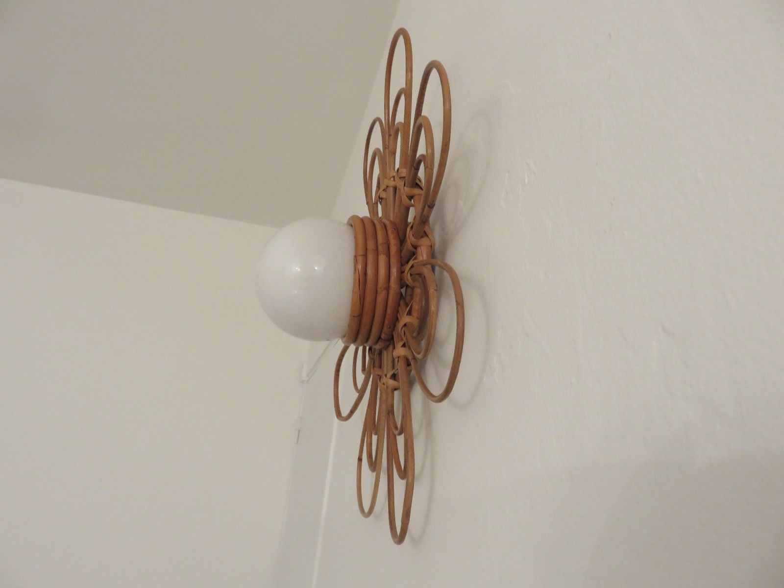 Wall light  'flower' 60s 70s rattan