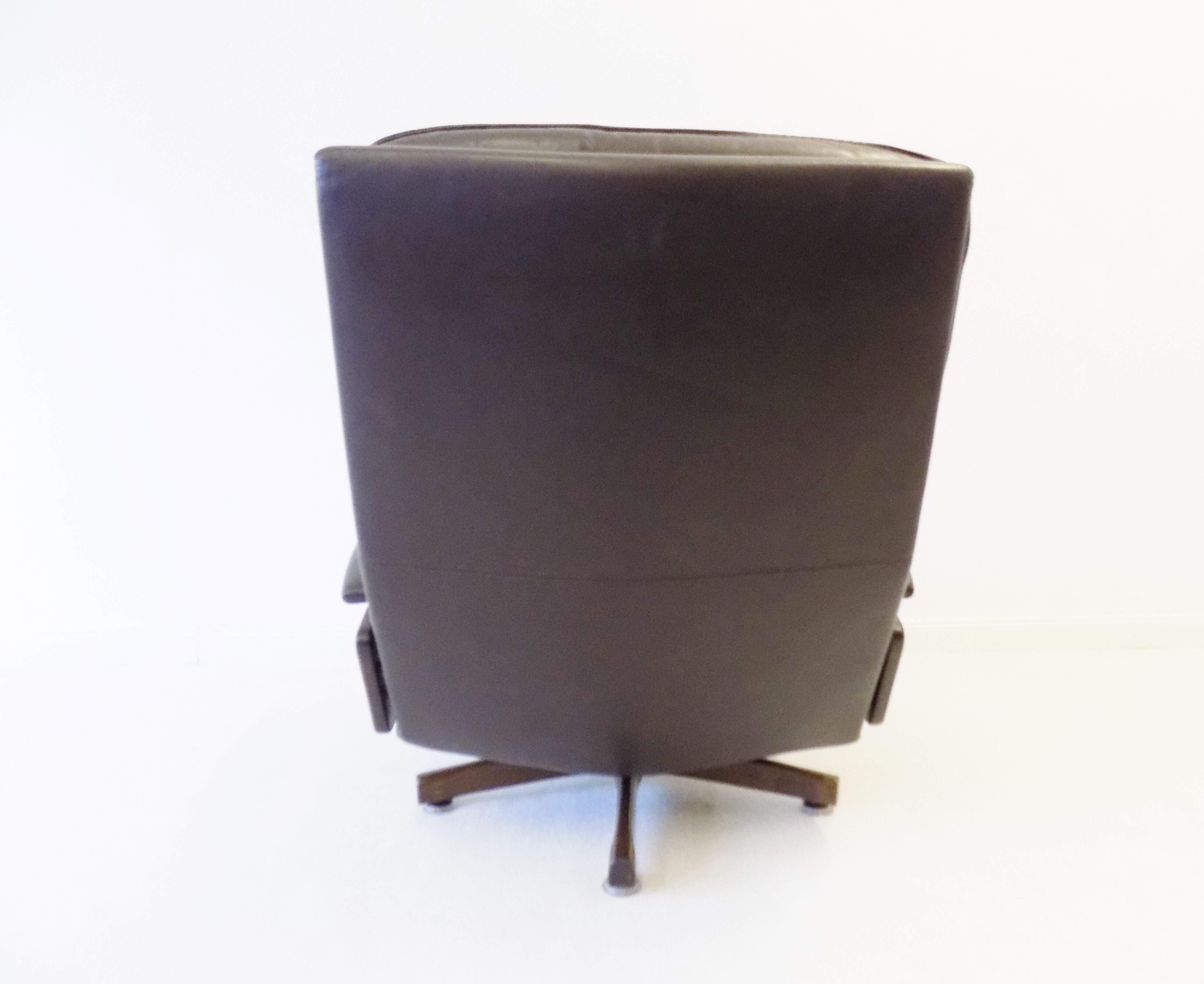 Strässel King chair brown leather armchair by Andre Vandenbeuck for WK