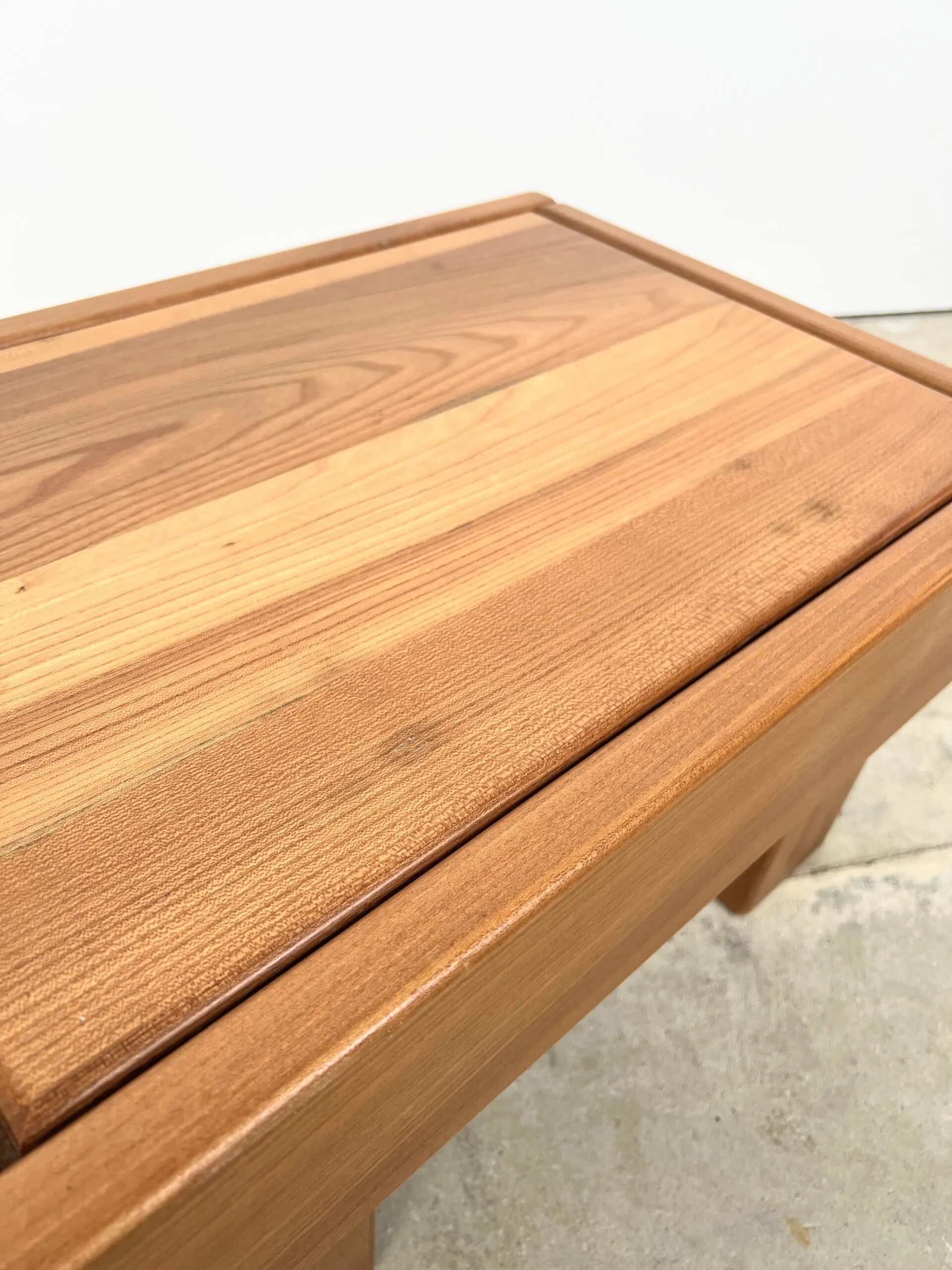 Table d'Appoint / Chevet "Regain" – Orme Massif