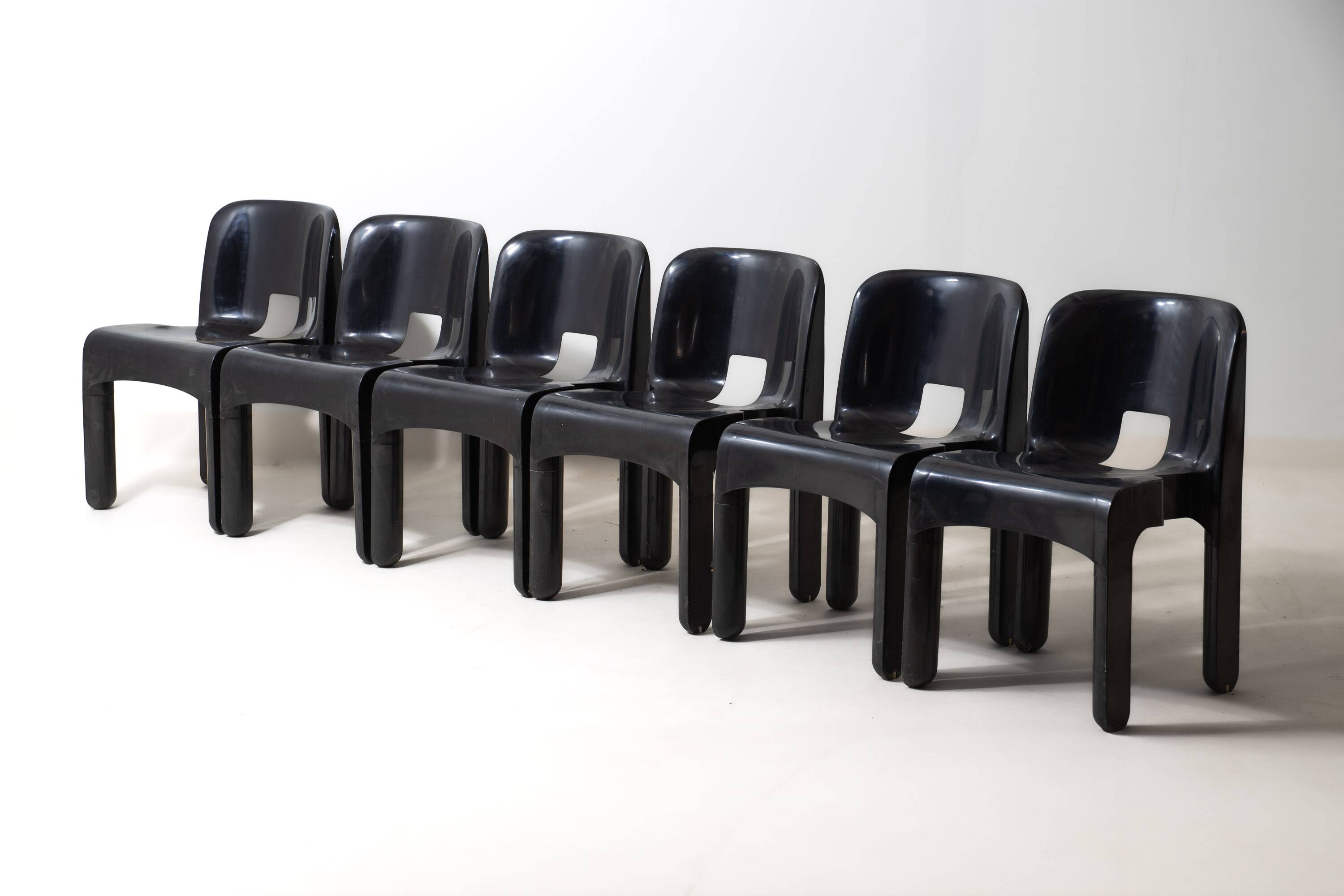 Ensemble de 6 chaises 'Universale' par Joe Colombo