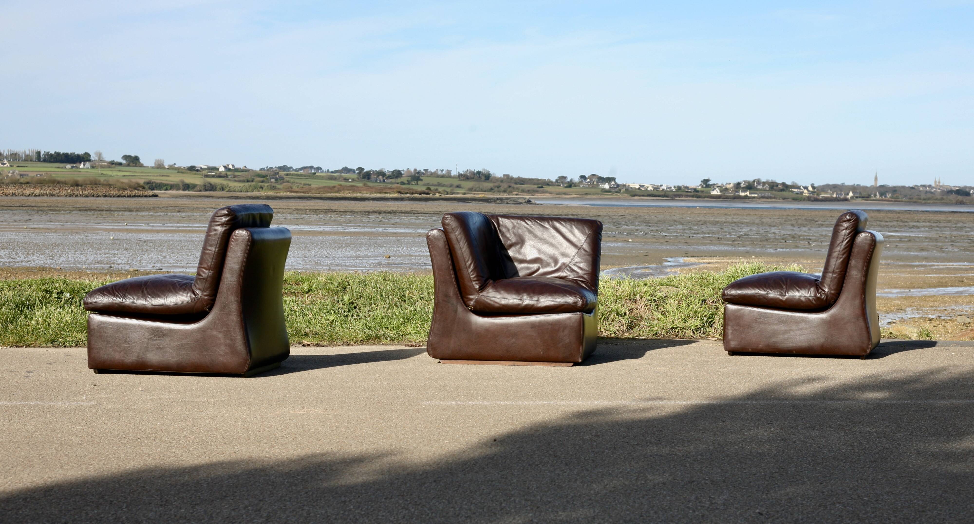 Modular sofa made up of 3 leather armchairs. Circa 1970