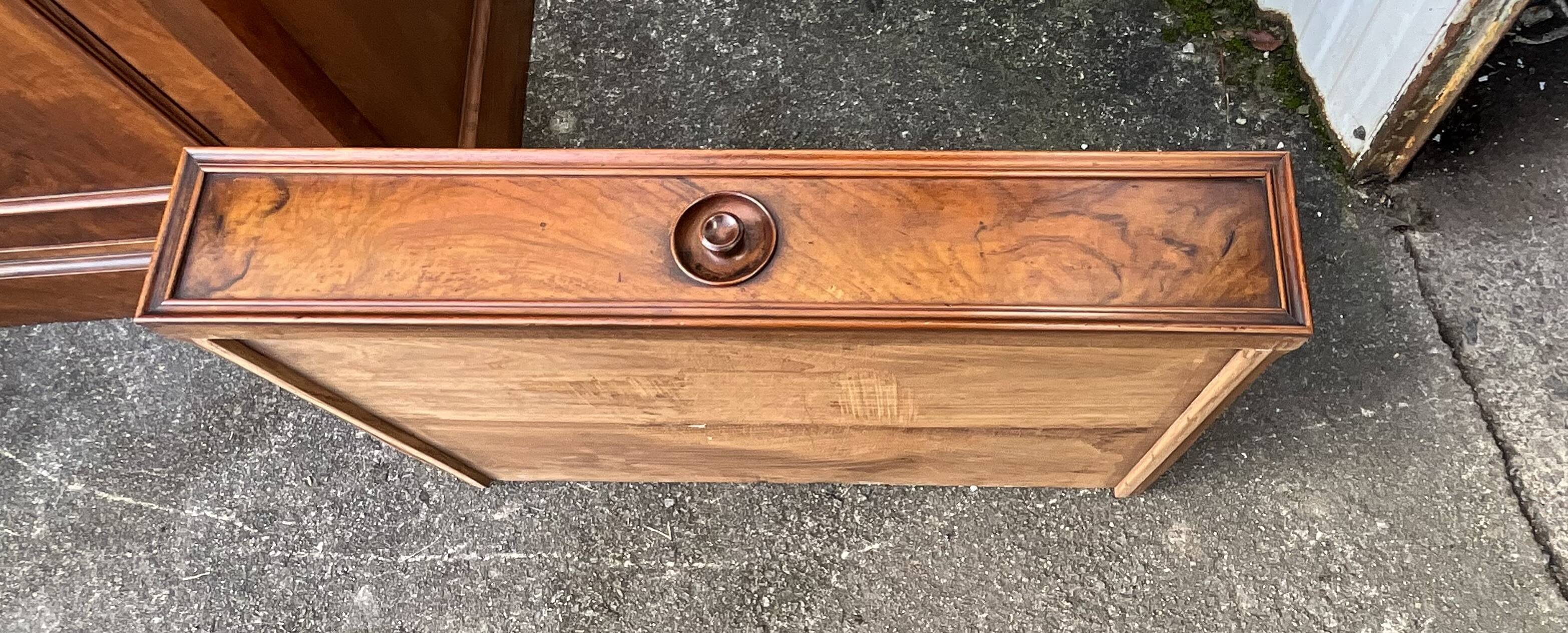 Saint-Hubert Sideboard in Burr Walnut, Late 19th Century