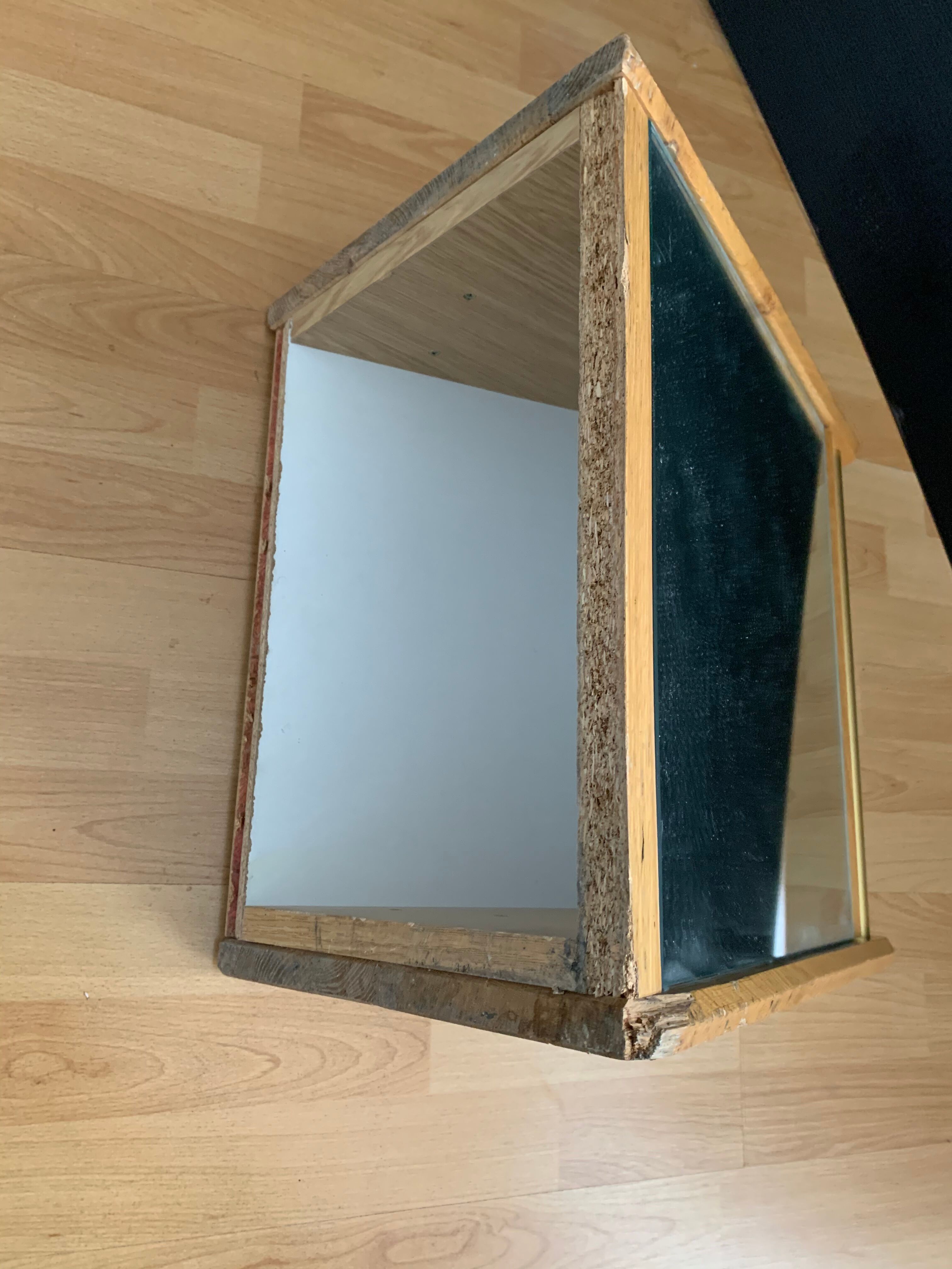 Mirror store vintage shoes