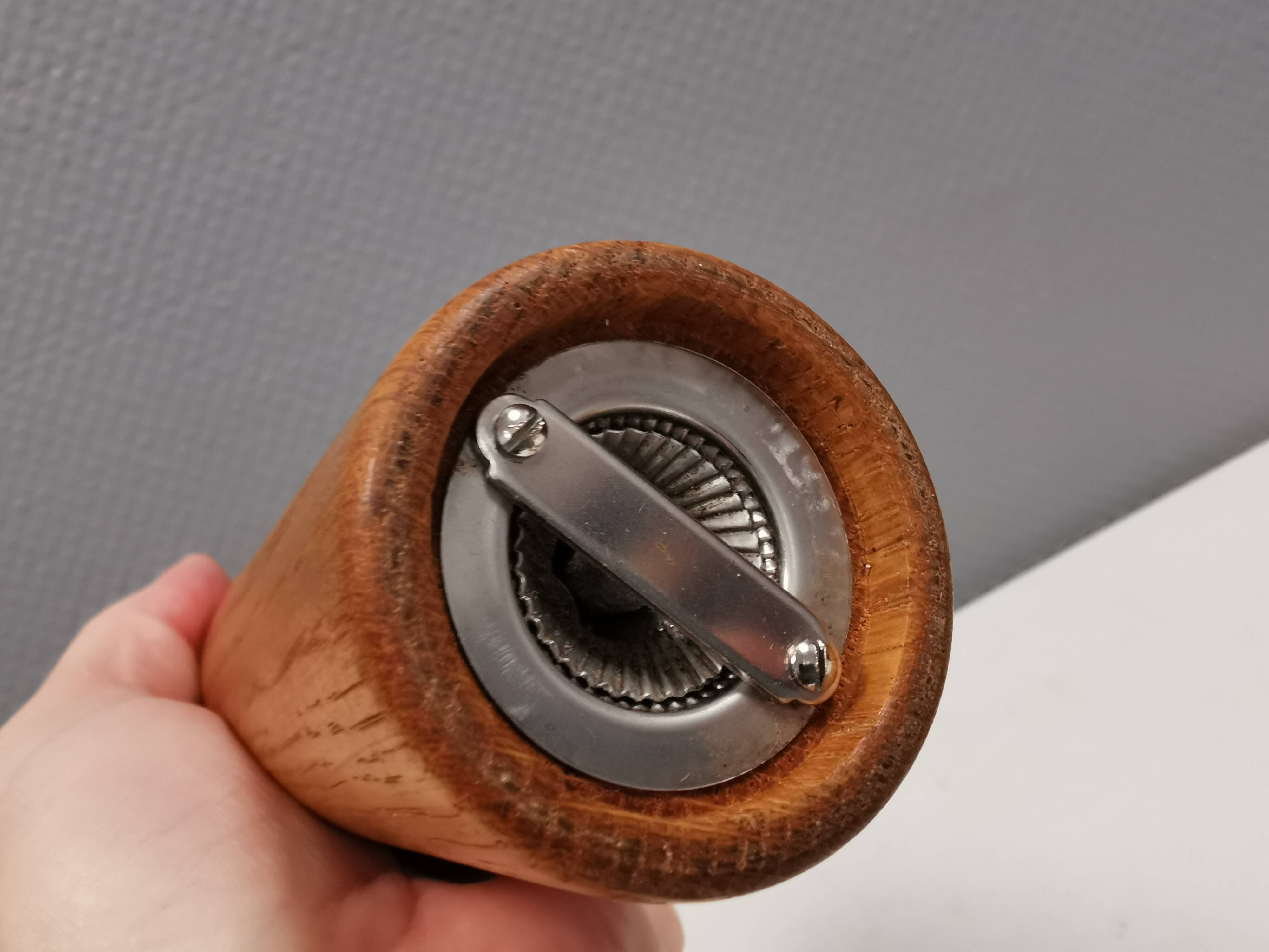 Vintage set of salt and pepper grinders, in oak Denmark 1960s