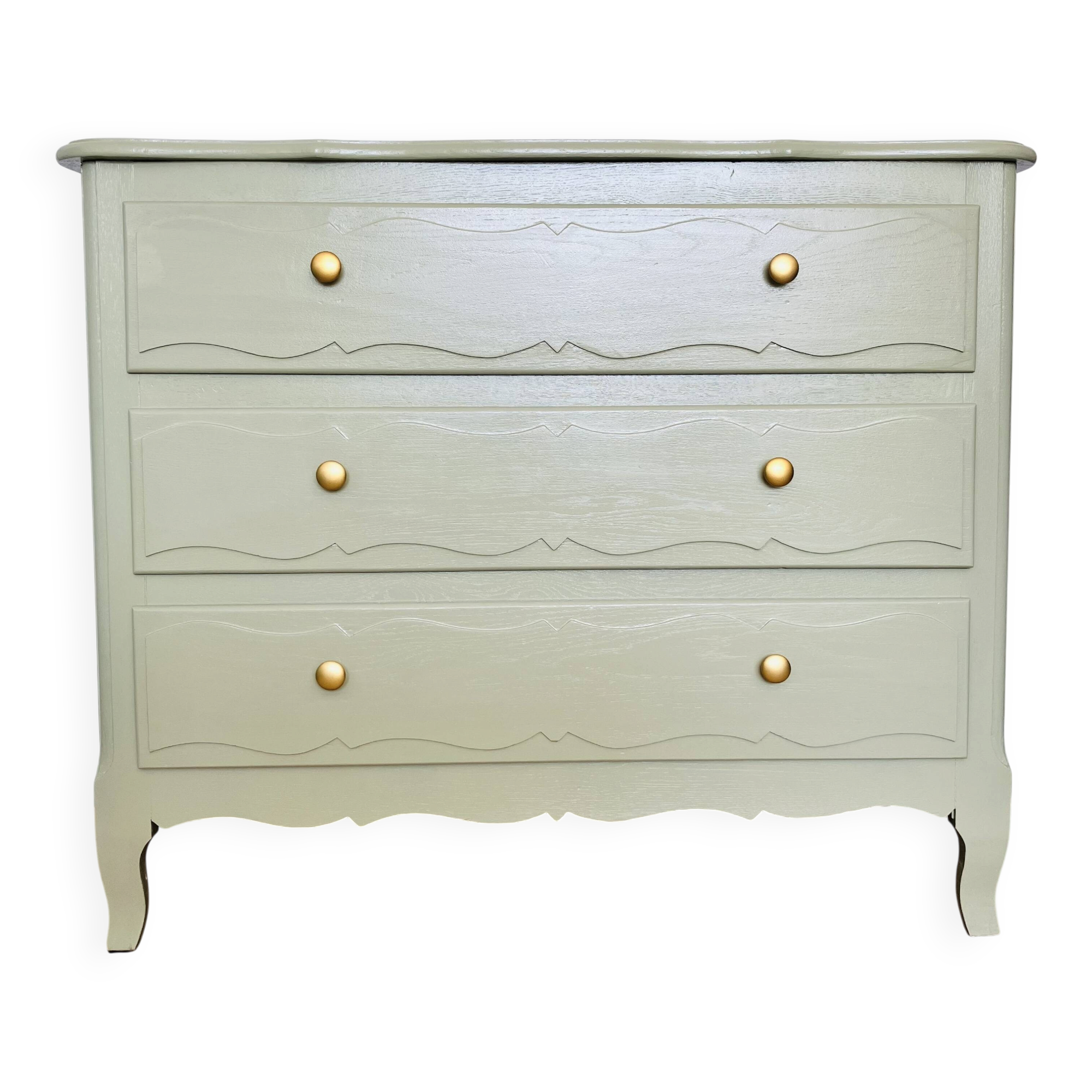 Antique chest of drawers