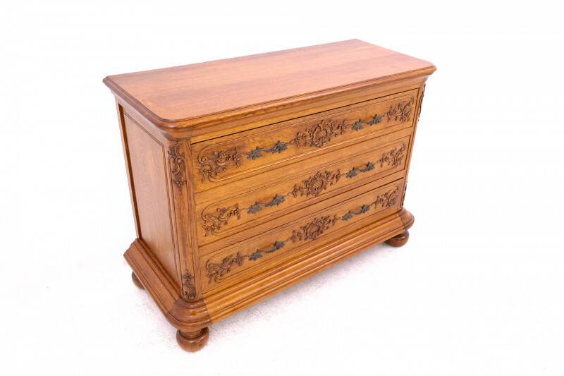 Light oak chest of drawers from the early 20th century, Western Europe. After renovation.