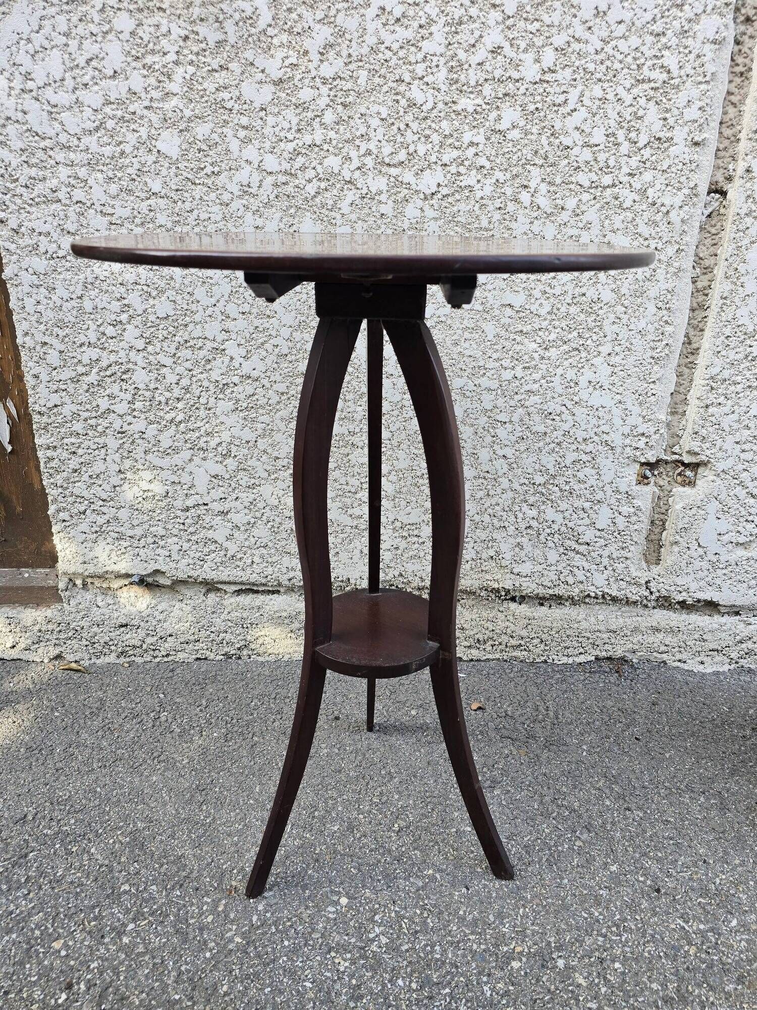Tripod gueridon in mahogany with a tilting top – Directoire period / early 19th century