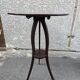 Tripod gueridon in mahogany with a tilting top – Directoire period / early 19th century