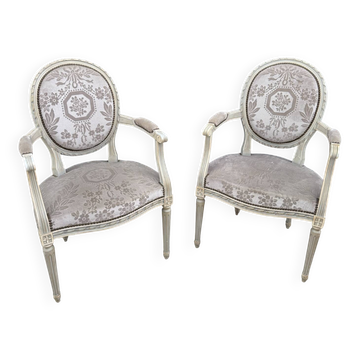 Pair of cabriole medallion armchairs in Louis XVI style