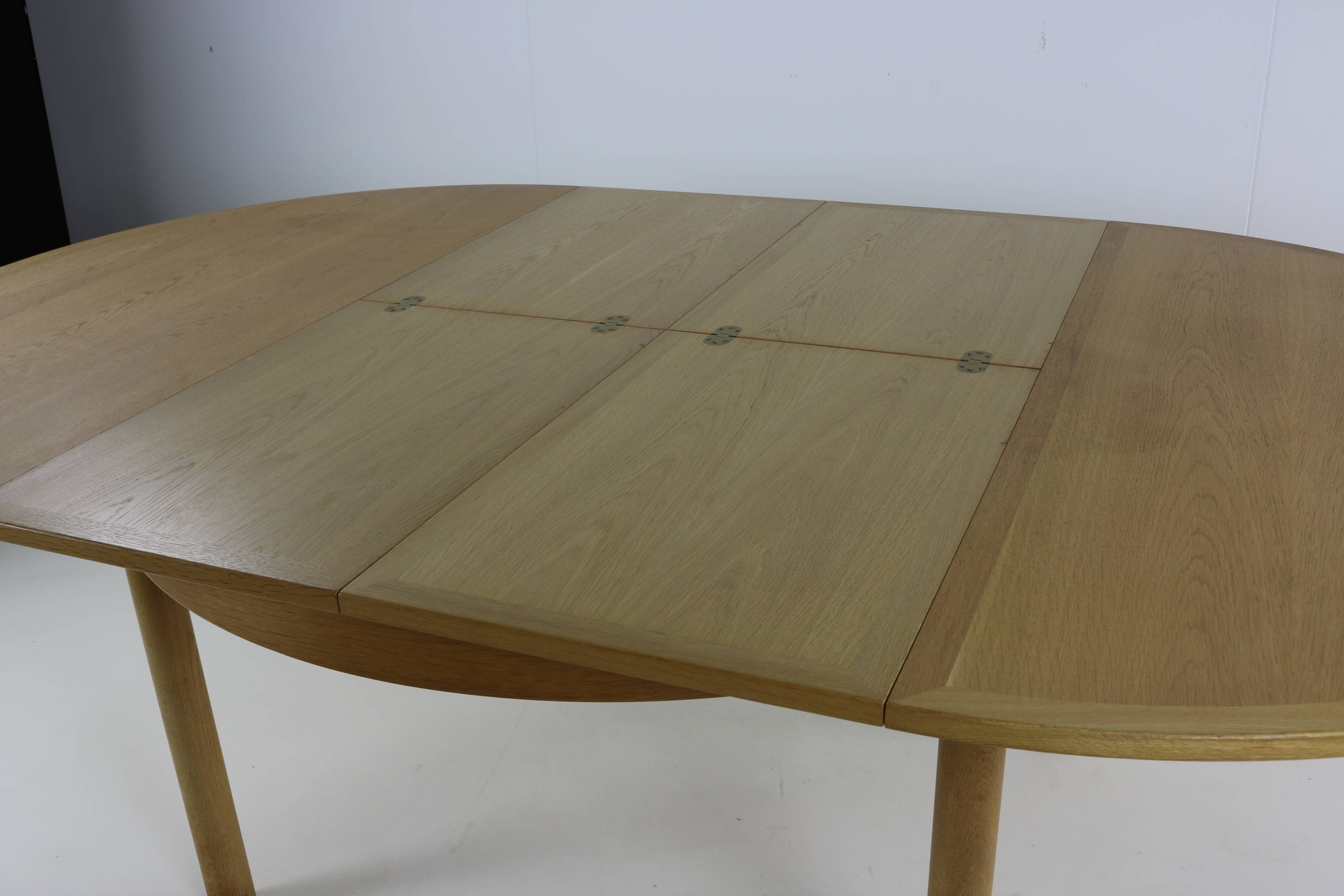 Large extendable dining table Børge Mogensen