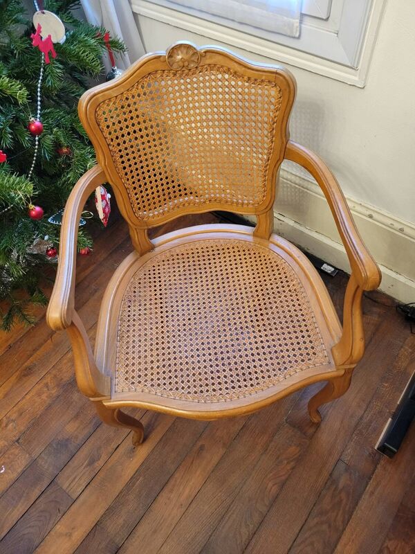 Fauteuil Louis XV en bois et cannage