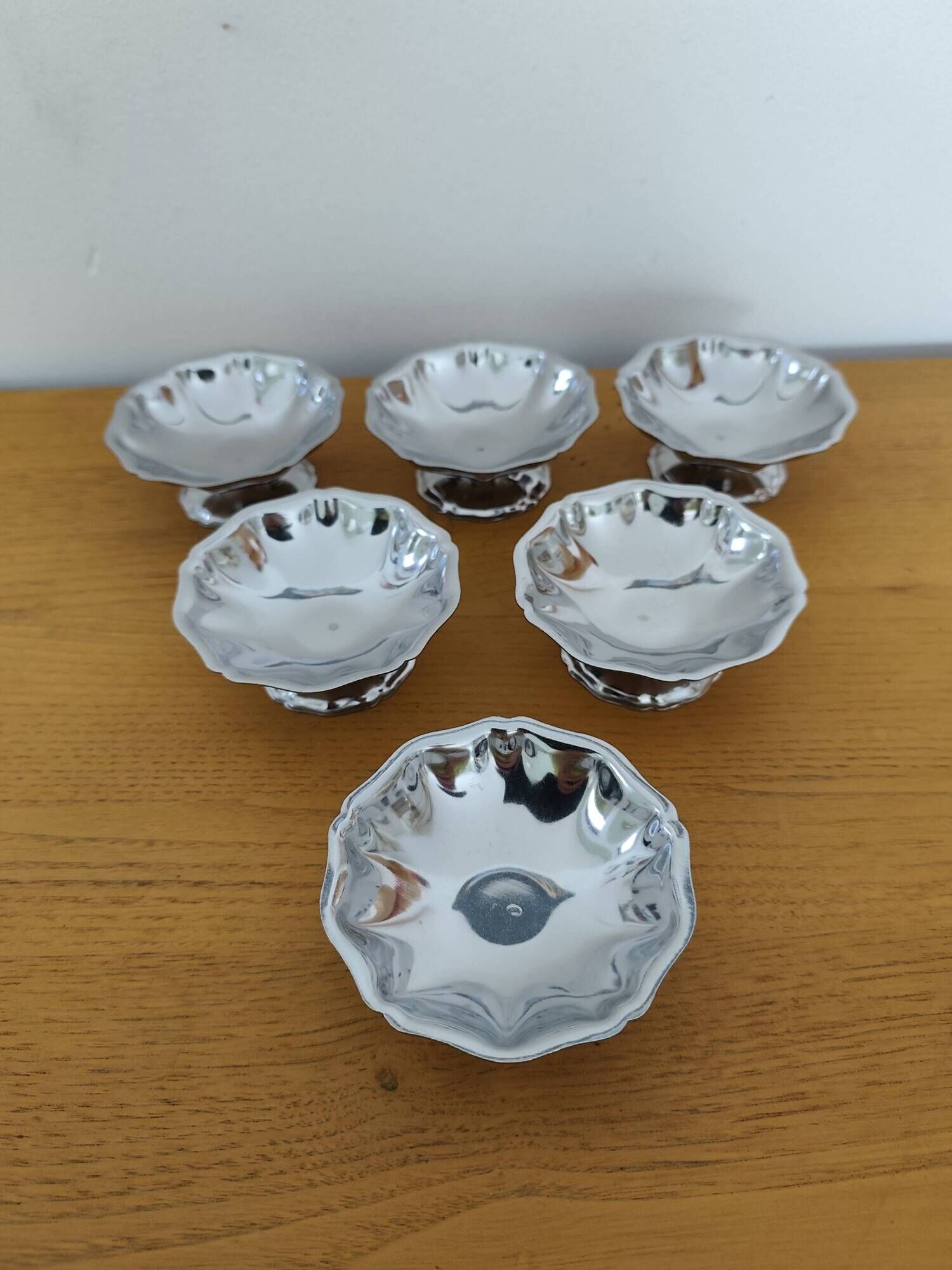 Set of 6 ice cream bowls from the 70s.