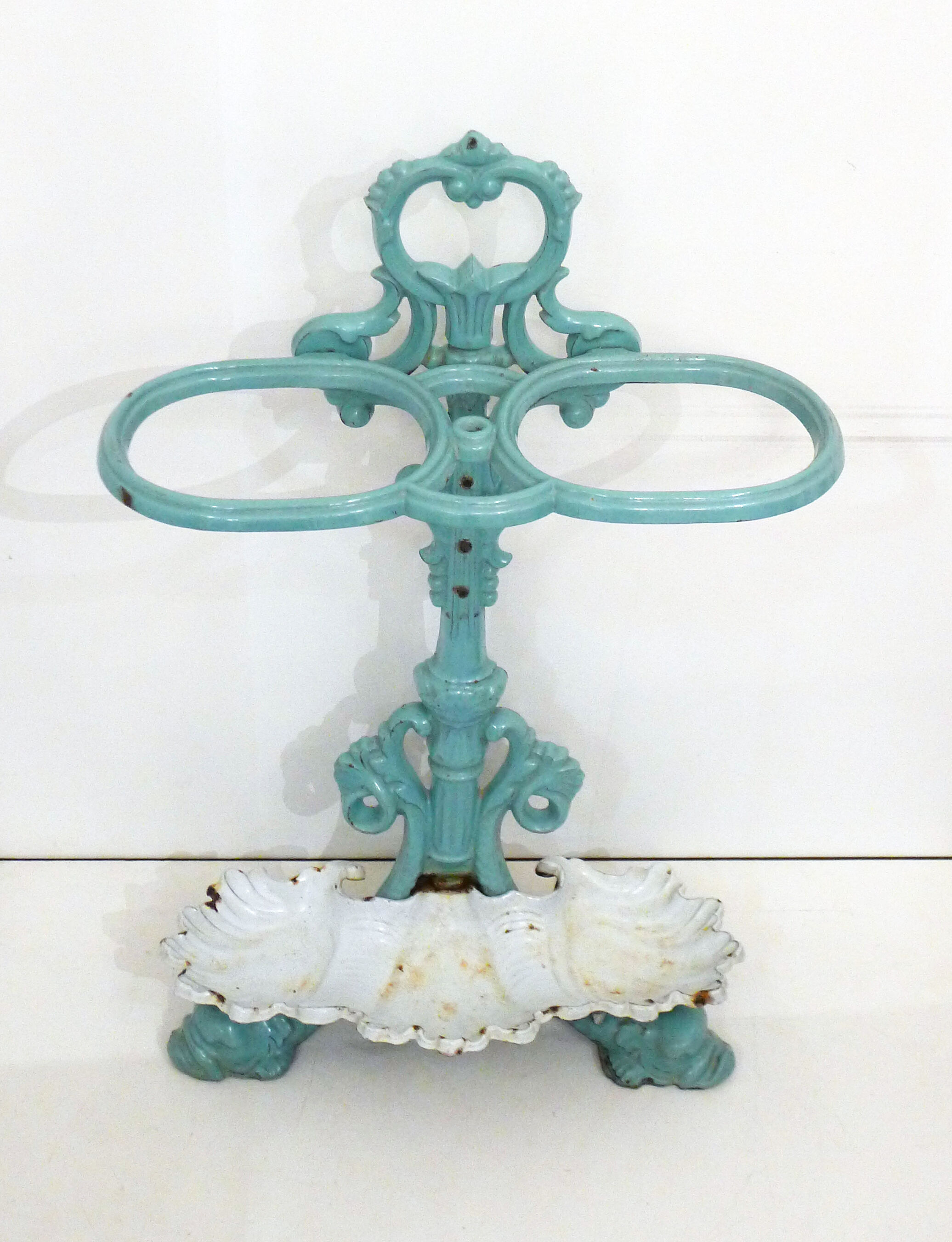 Enamelled cast iron umbrella holder