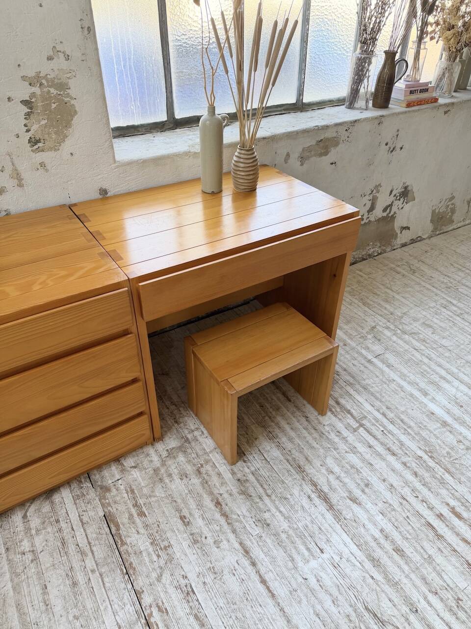 Bureau + commode + tabouret pin Maison Regain Savoie