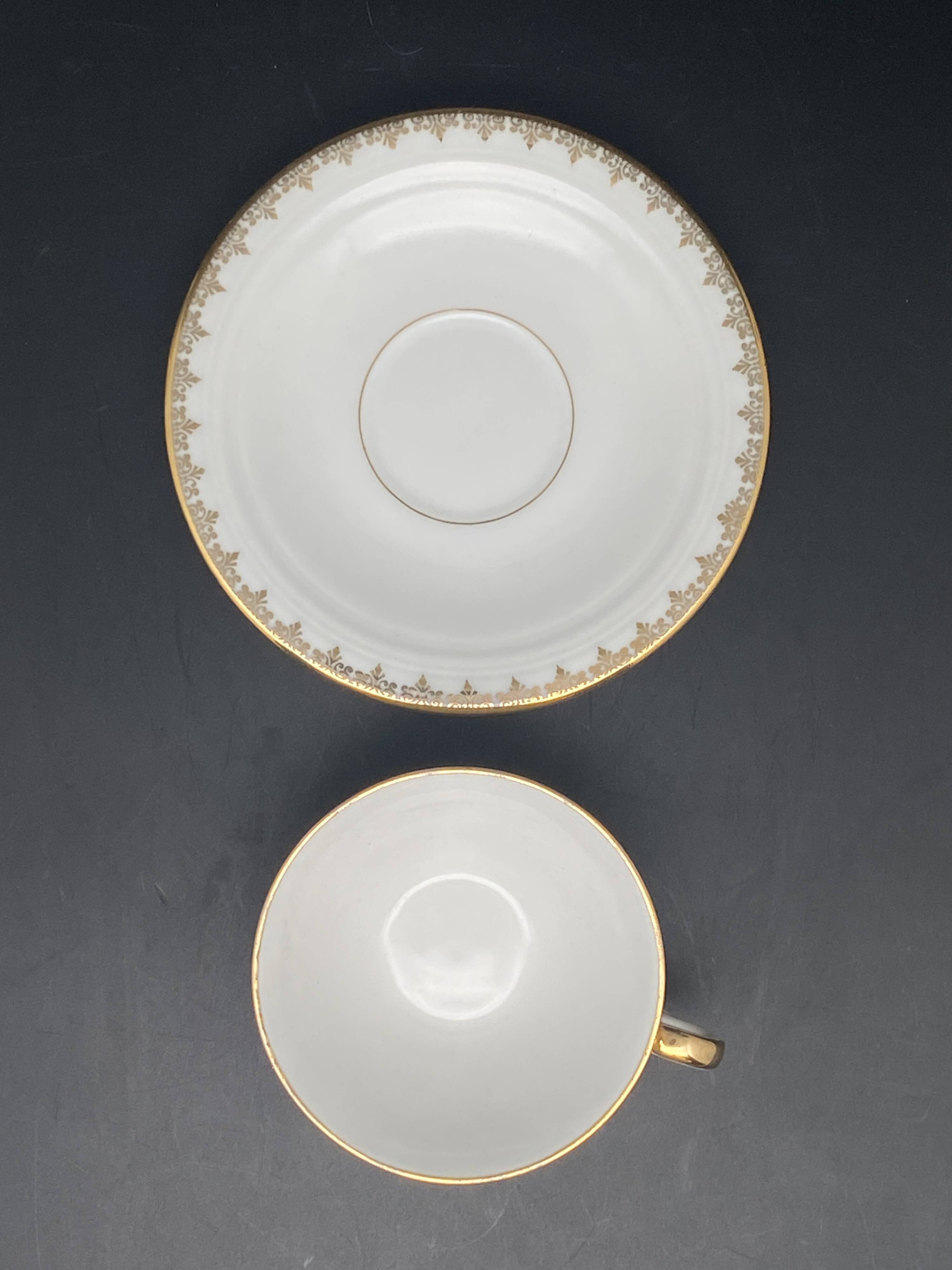 White and gilded Limoges porcelain tea/coffee service – MPM0724SV1