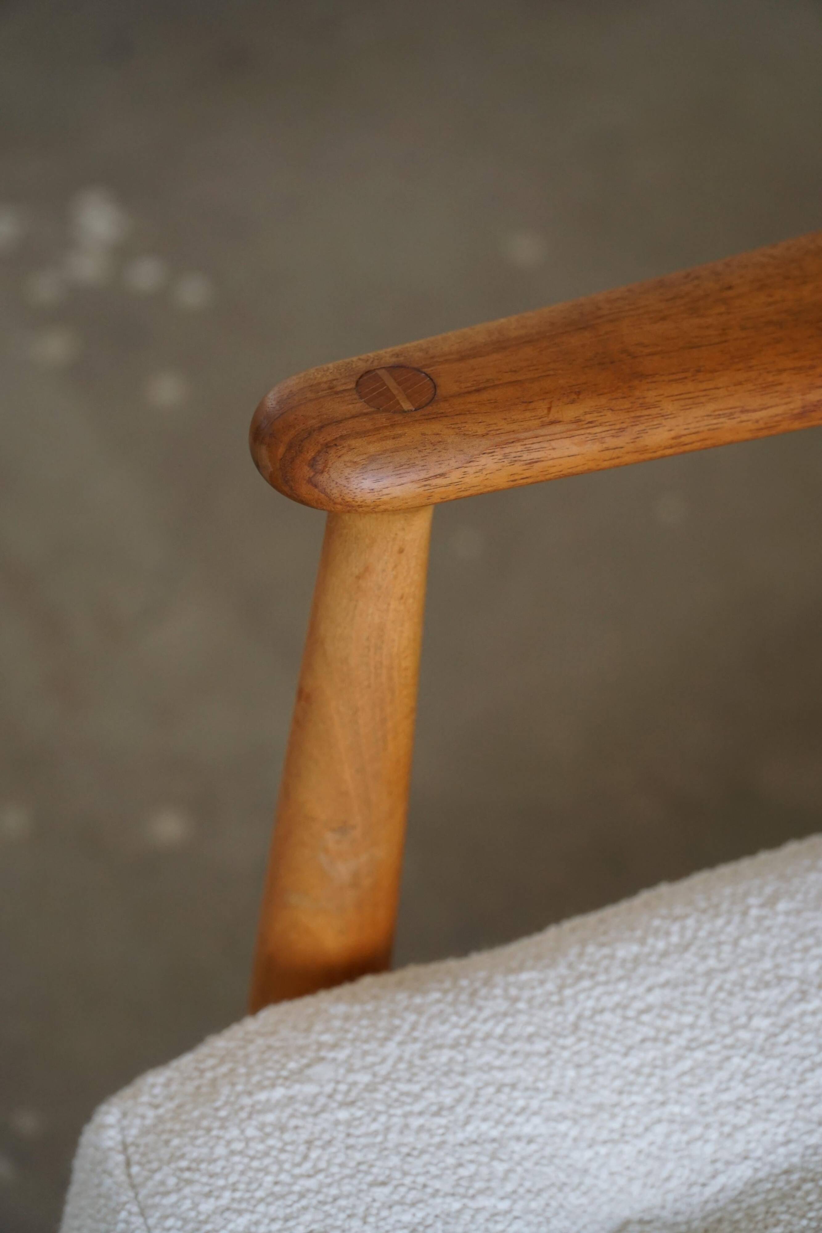 Two-seater canapé Arne Vodder, model Fd 161, reupholstered in boucle, 1950s.