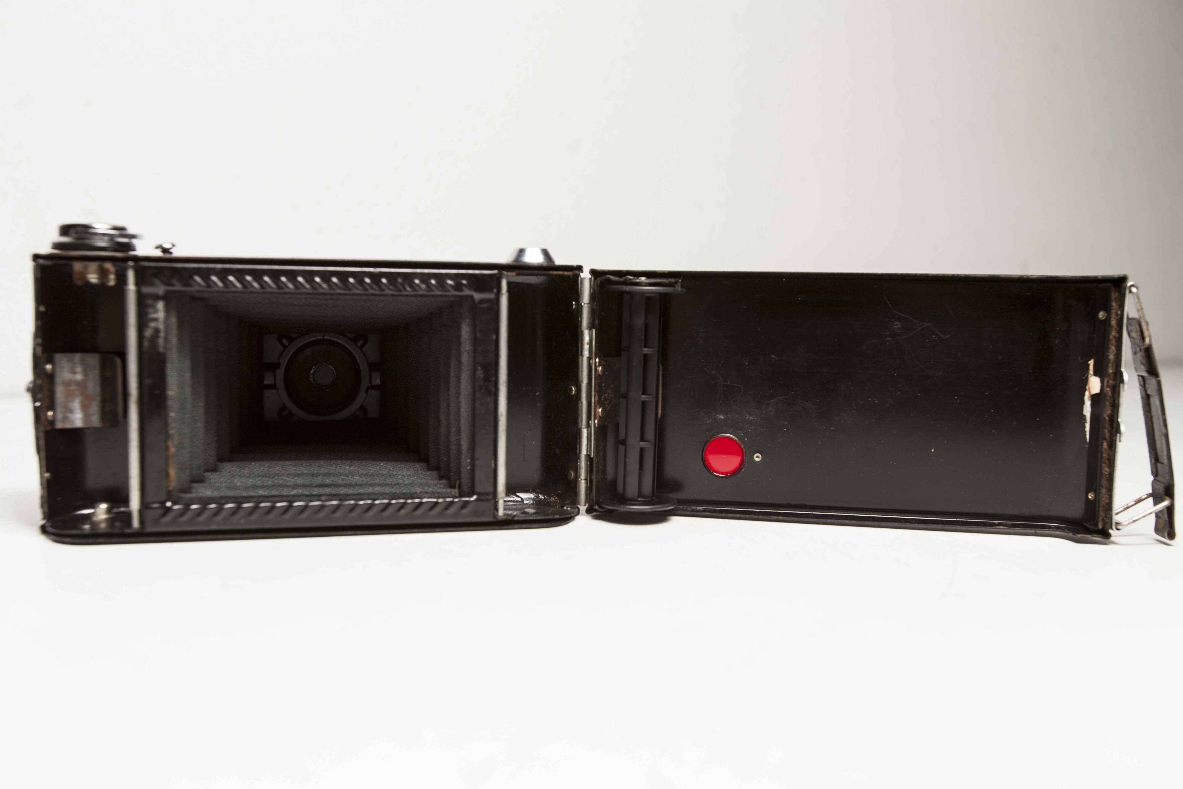 Appareil photo argentique Coronet Folding 6x9 1946 objectif menisque foyer fixe et pochette cuir