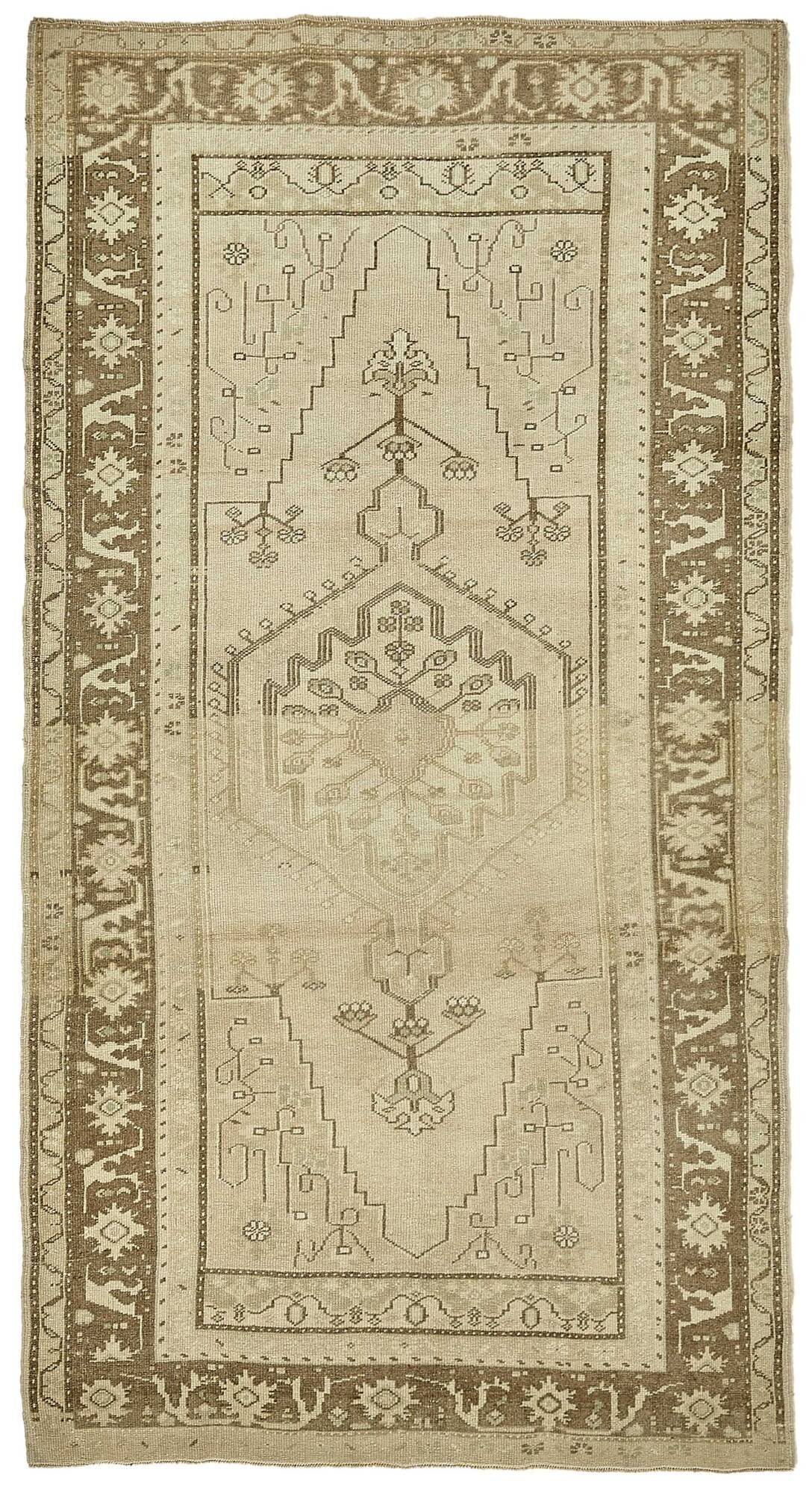 Turkish Vintage Anatolian Rug 140 cm x 257 cm