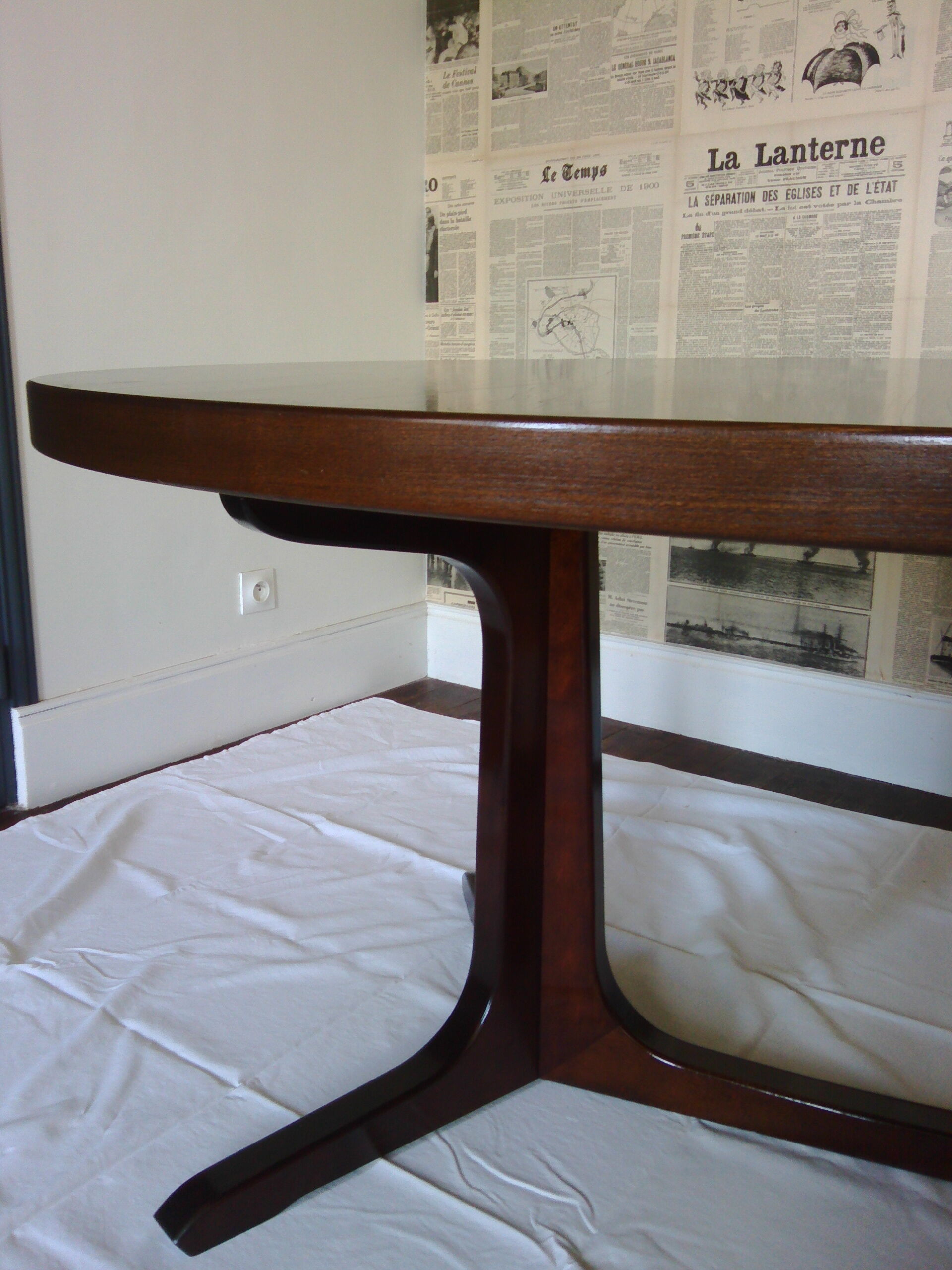 Vintage oval dining table with extensions for Baumann - 1960