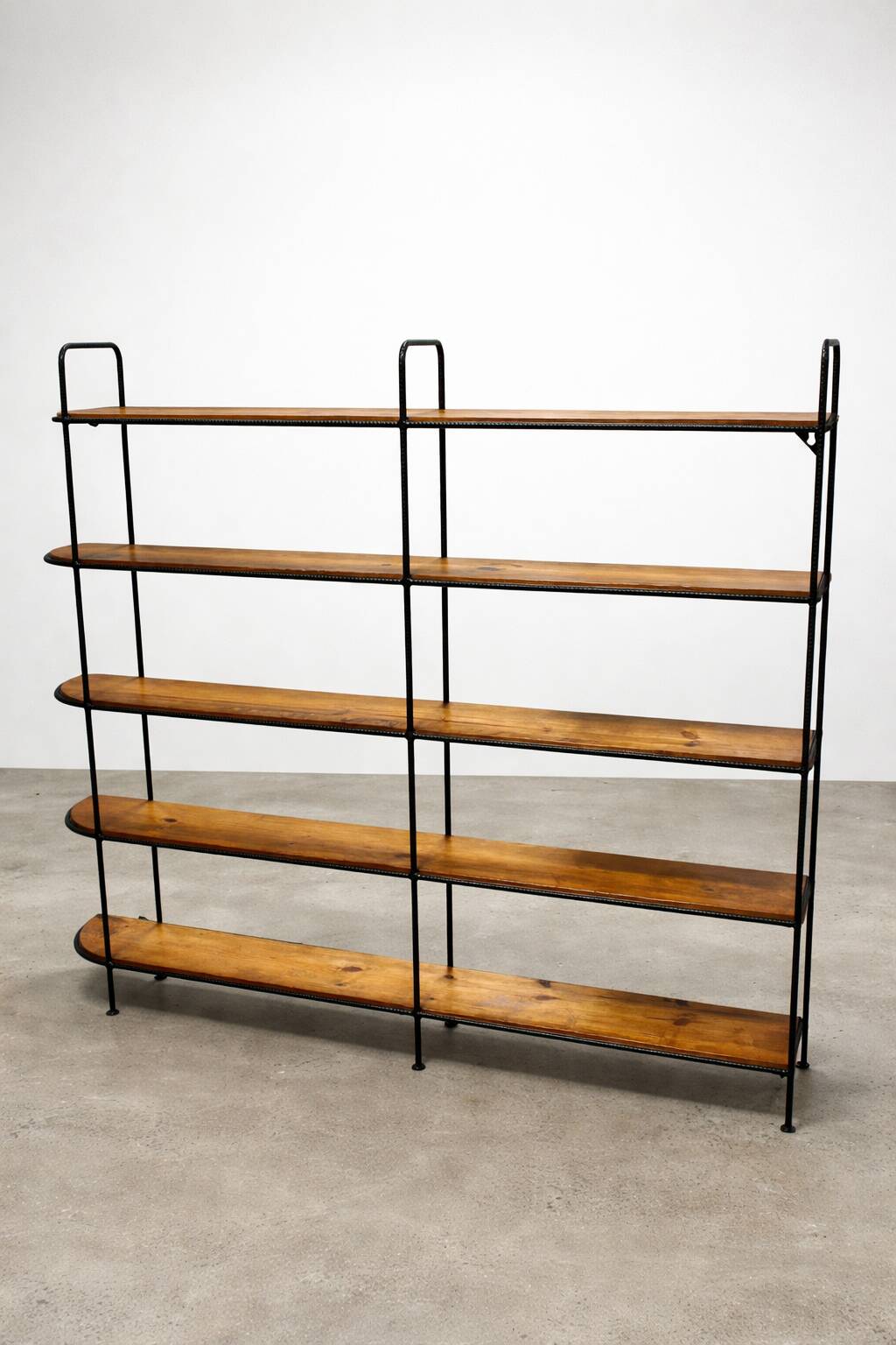 Industrial shelf in solid wood and metal