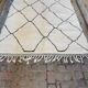 Authentique tapis berbère marocain écru et noir 3*2m