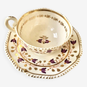 Tasse et soucoupe anciennes en porcelaine anglaise peinte à la main