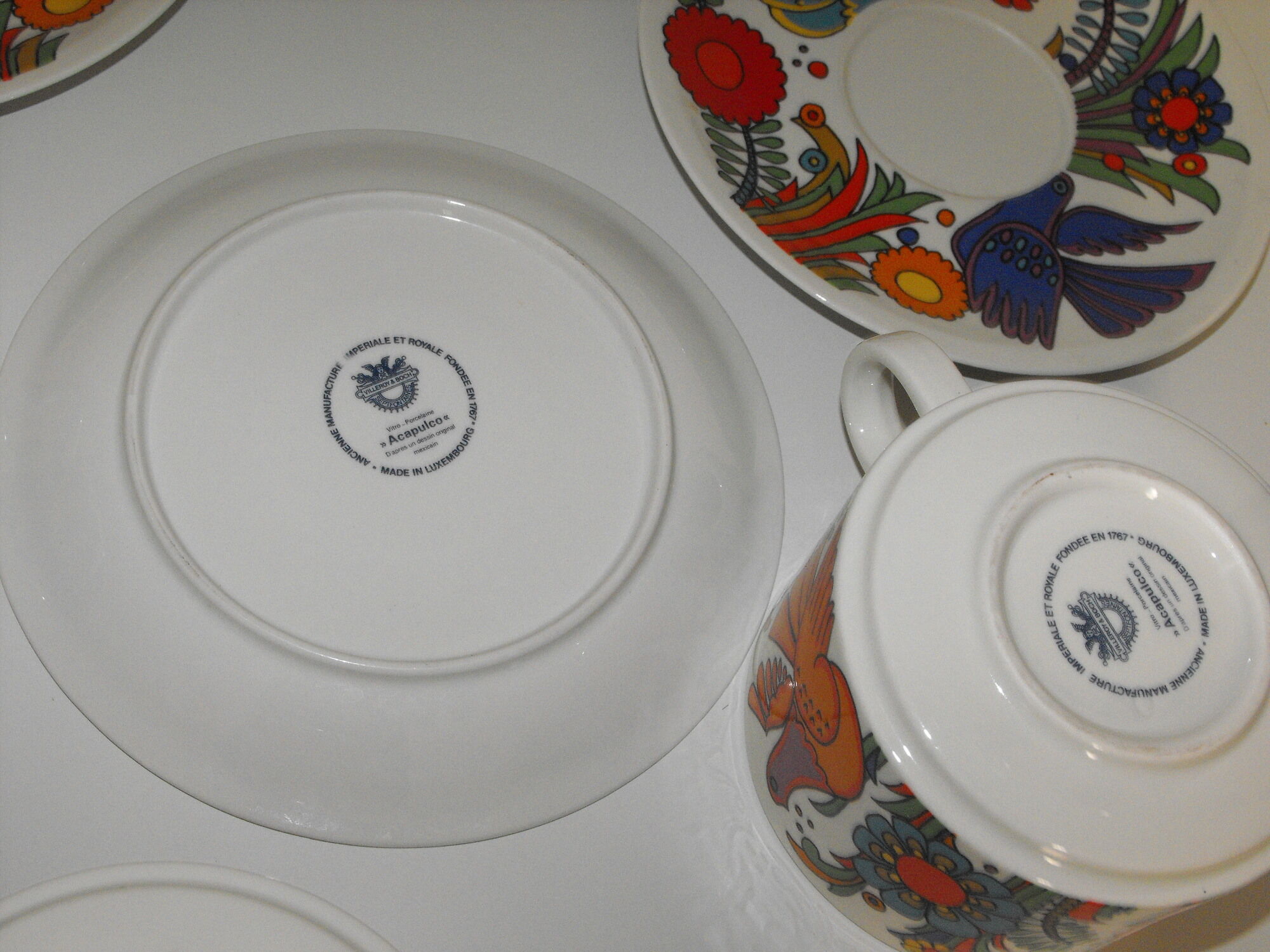 Set 2 cups and under cups to chocolate acapulco de villeroy & boch + 1 offered.