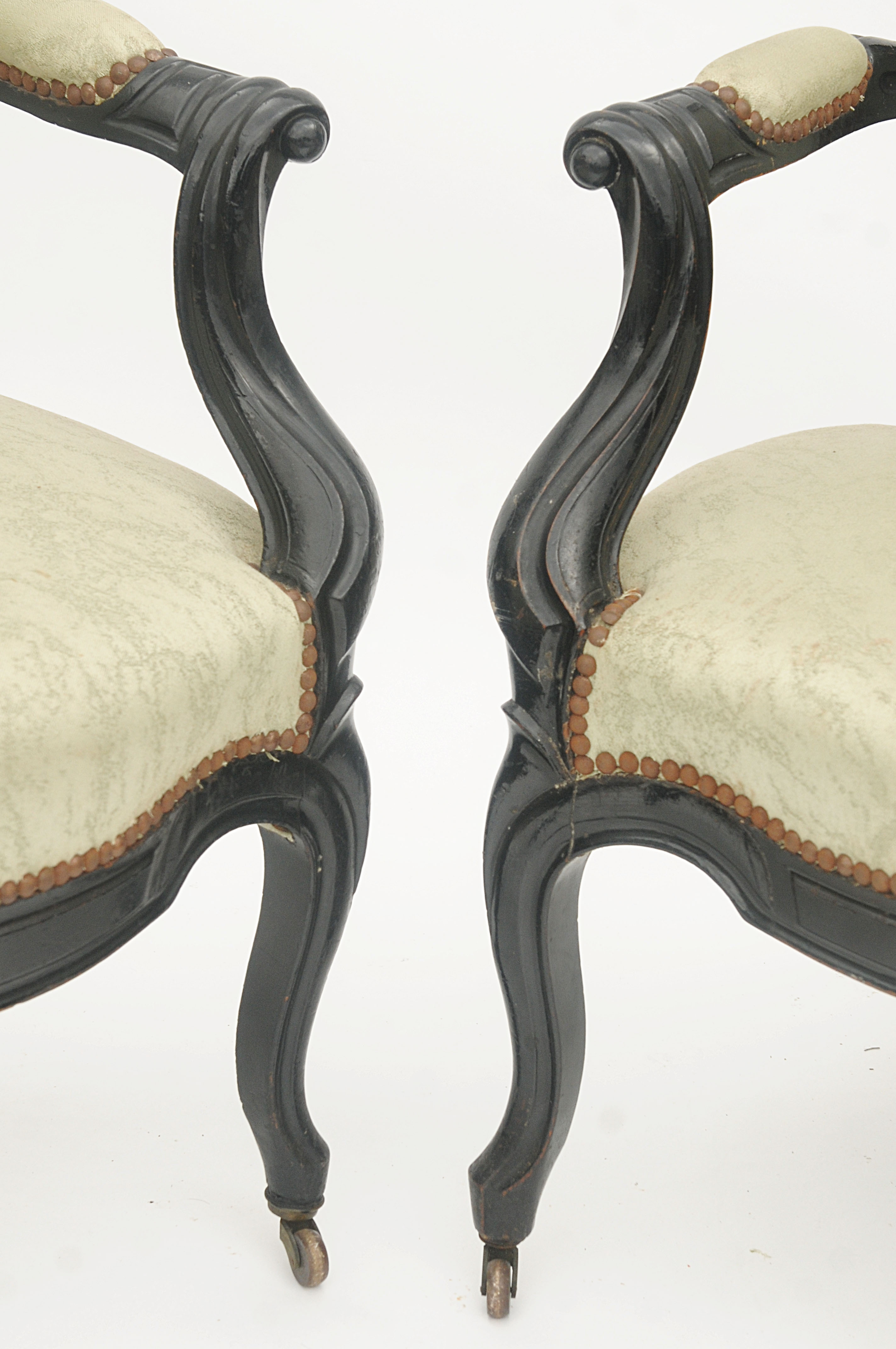 Paire de fauteuils de style Louis Philippe