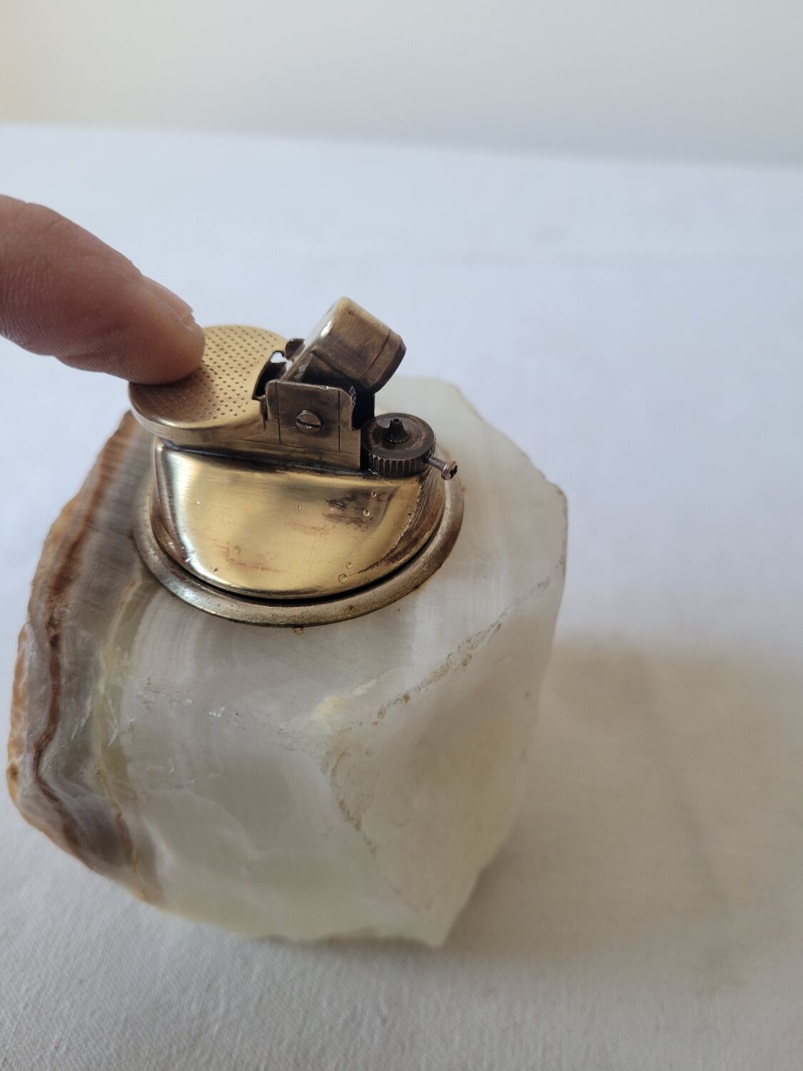 Alabaster table lighter
