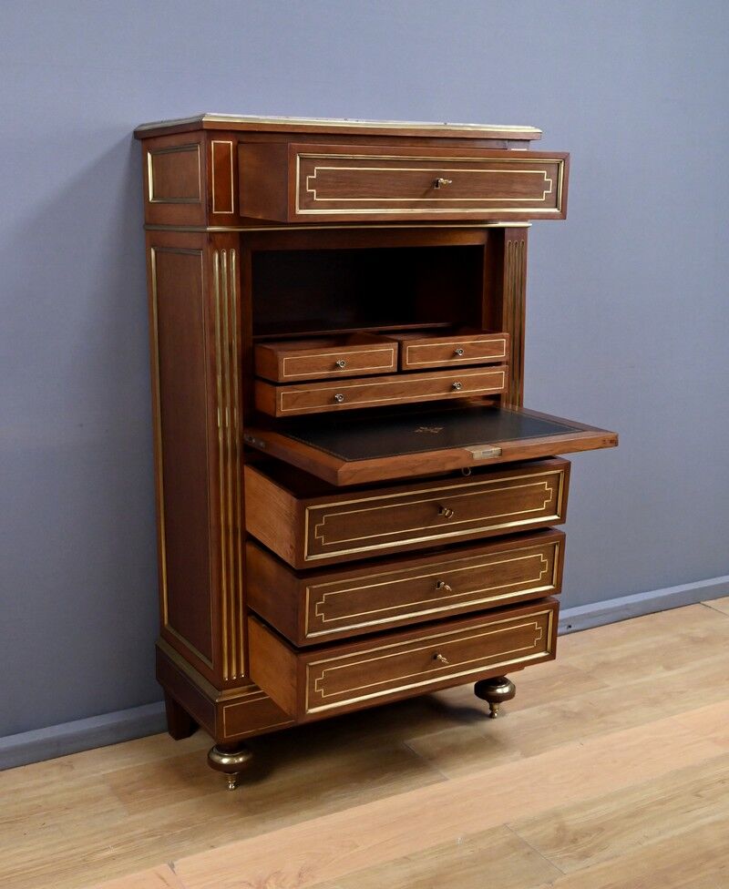 Secrétaire en acajou, style Louis XVI, époque Napoléon III – 2ème partie XIXe