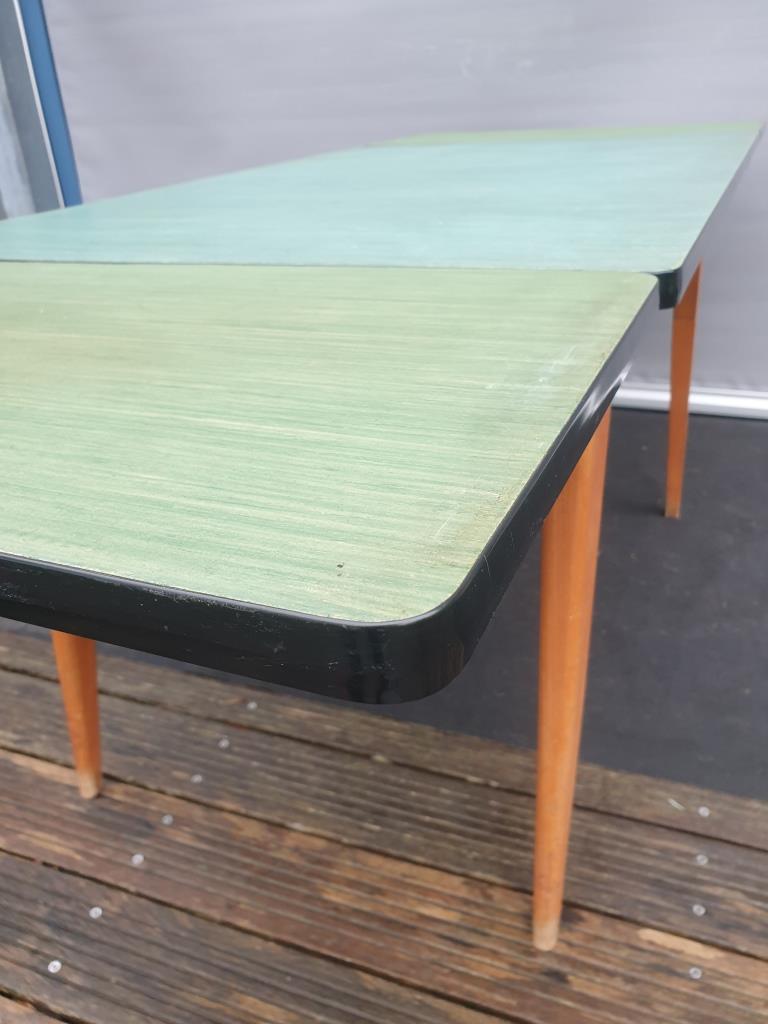 Expandable compass feet table and green vinyl tray from China