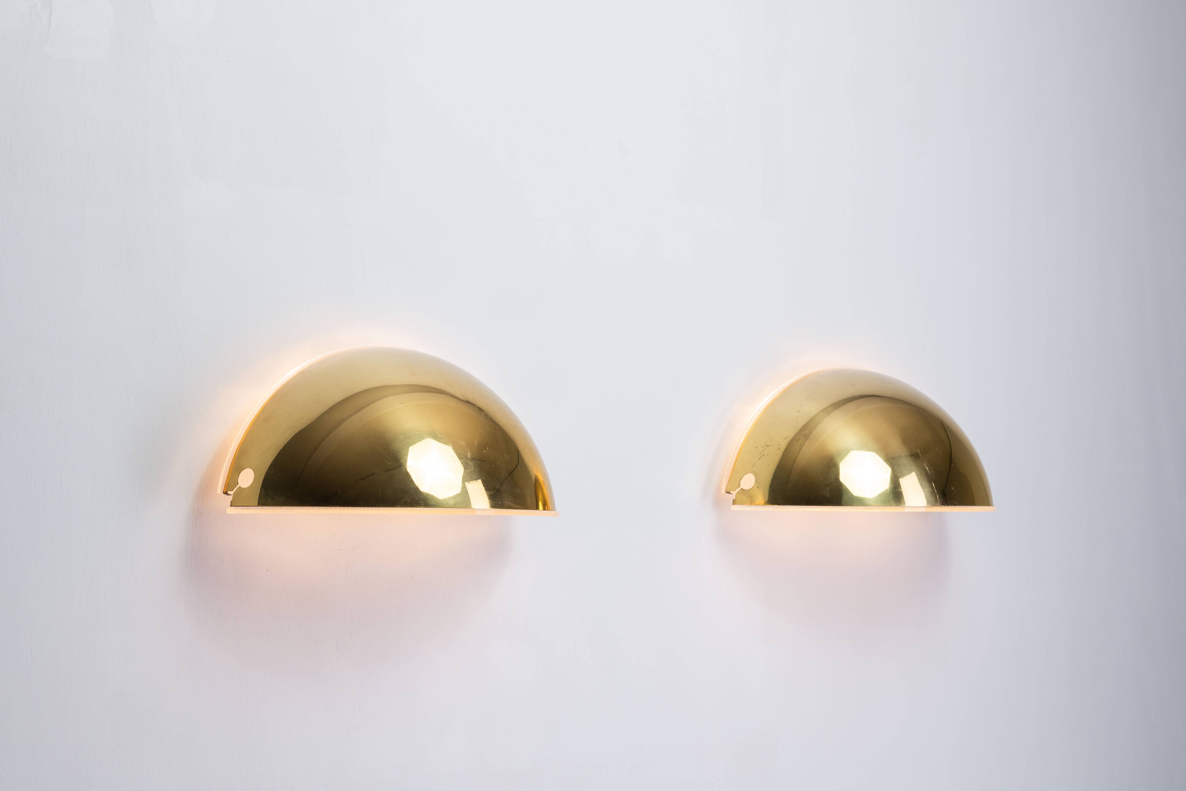 ‘‘Quarto 453’’ wall lamps by Tobia Scarpa for Flos, Italy, 1970s.