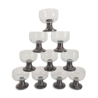 Lot de 10 verres à pied coupes