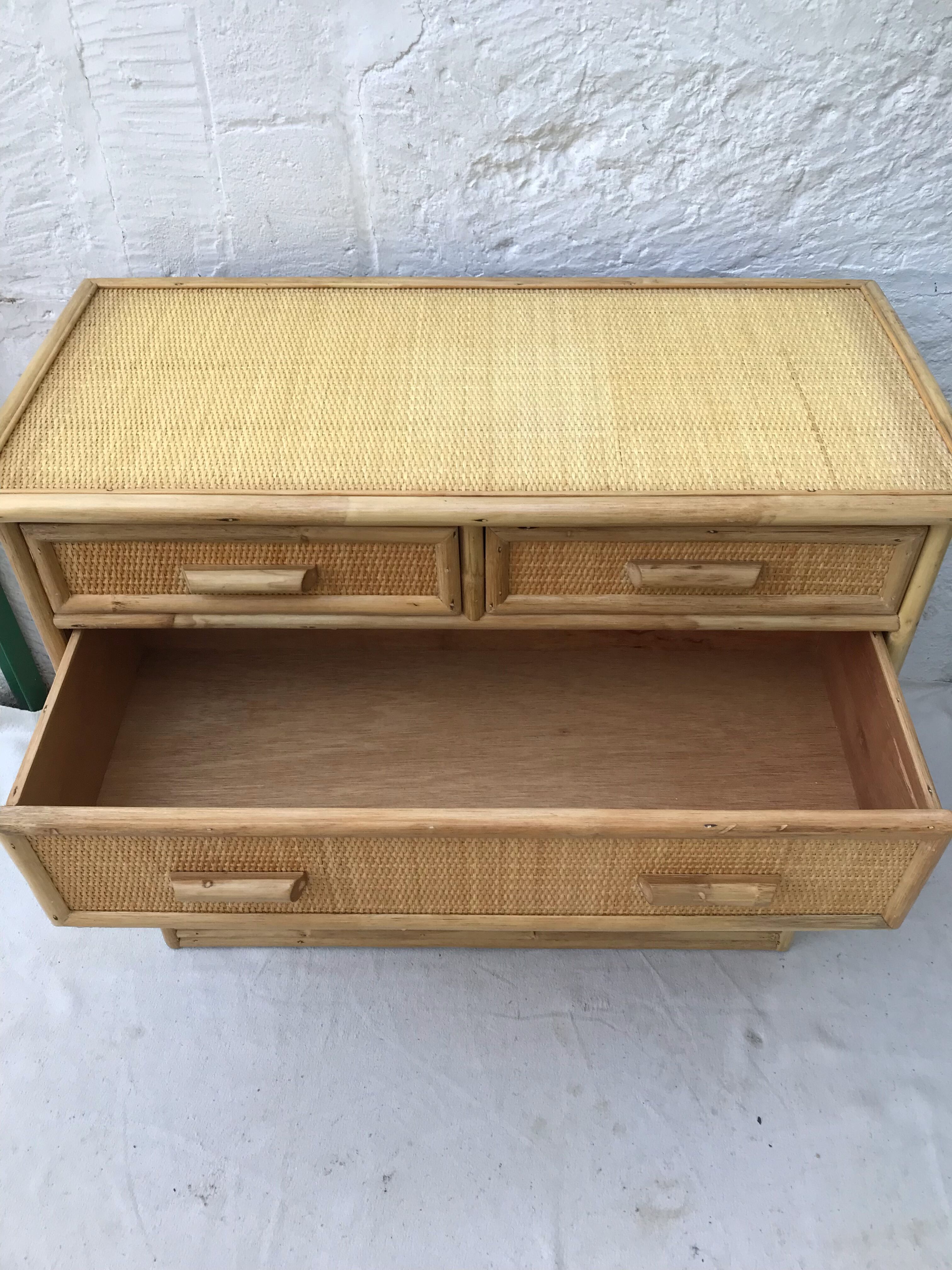 Commode en rotin