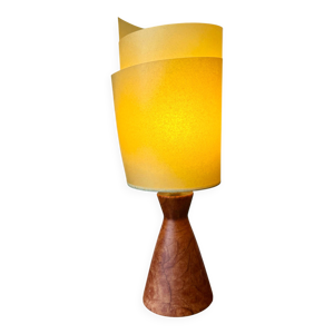 Lampe en marbre rouge,