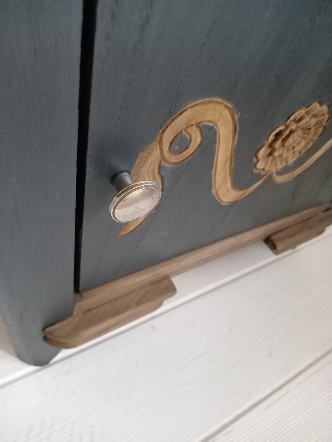 Bedside table / Side table