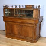 Oak apothecary counter – 1920
